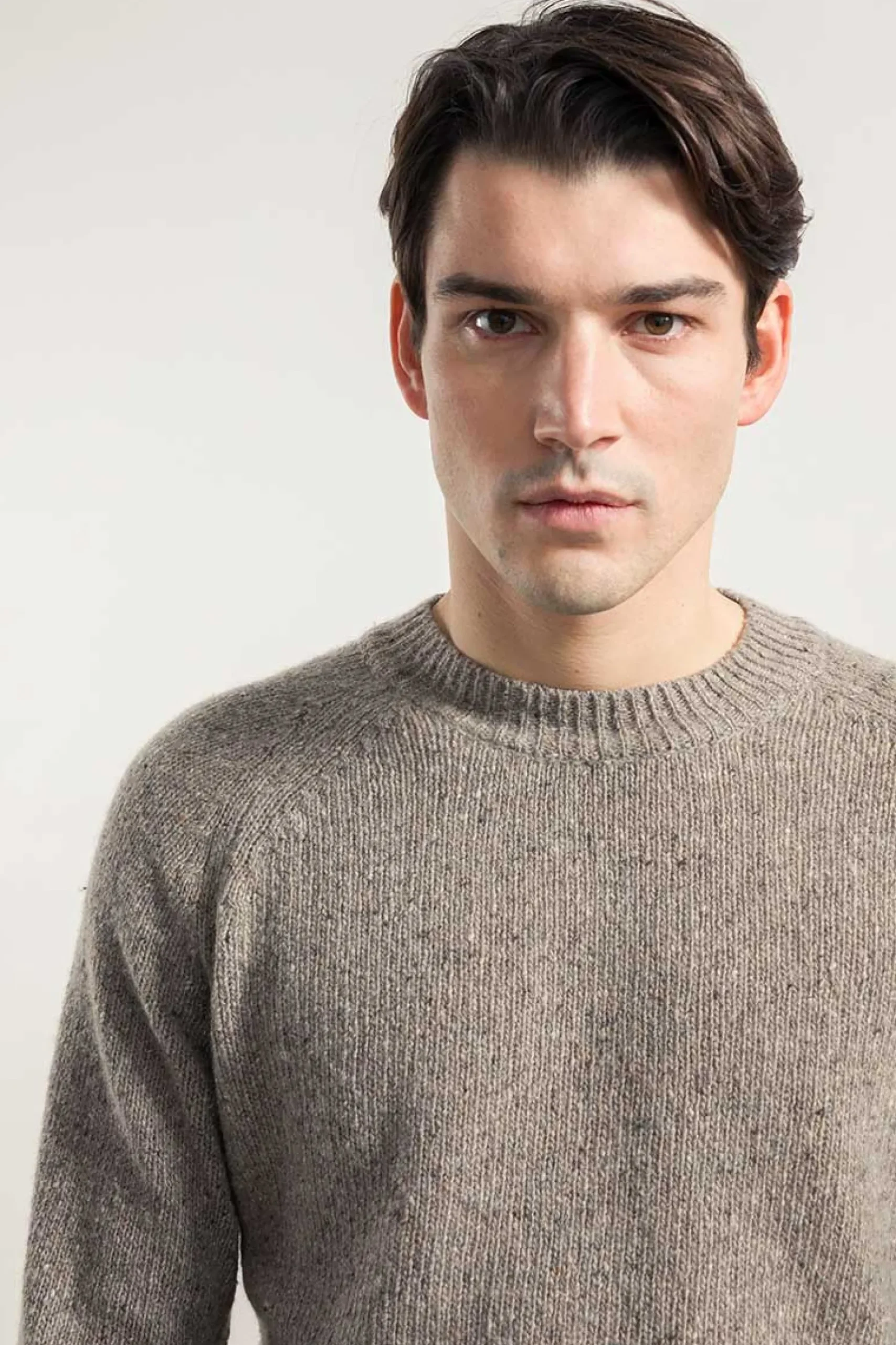 alfredo_grey_unisexpullov_3.webp Alfredo Grey Unisex-Pullover aus recyceltem Kaschmir