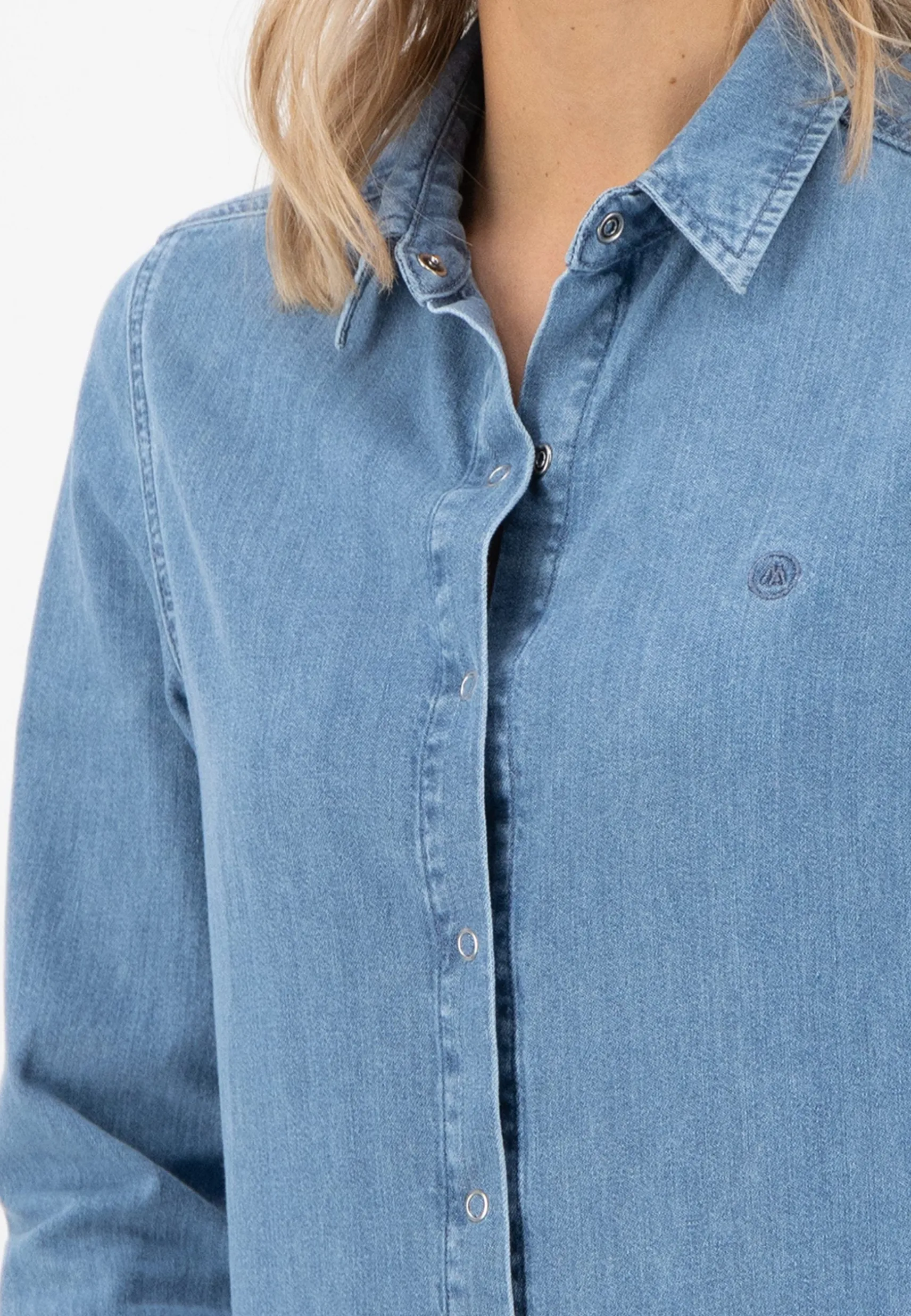 betty_denim_jeanshemd_2.webp Betty Denim Jeanshemd