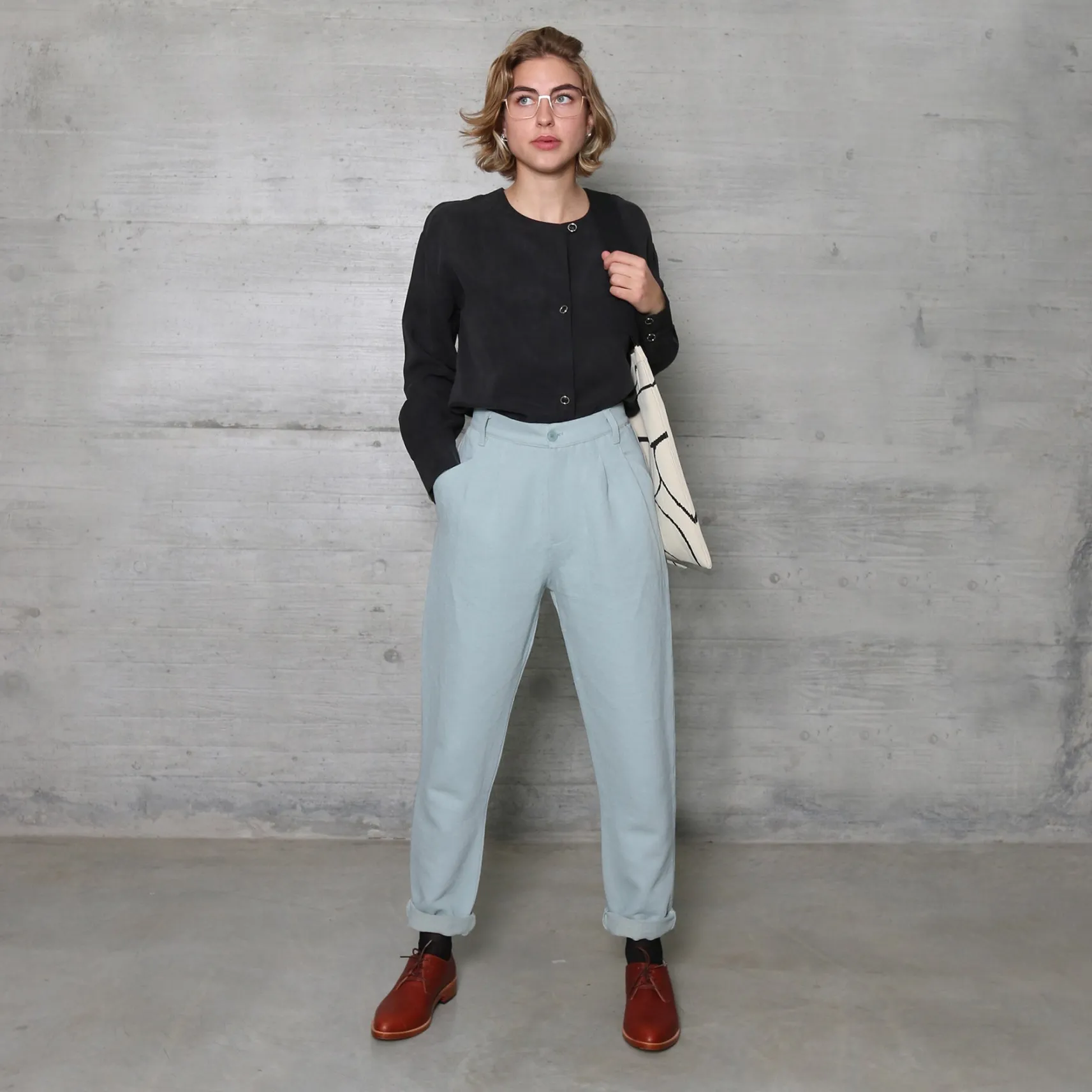 blaue_billiehose_0.webp Blaue BILLIE-Hose