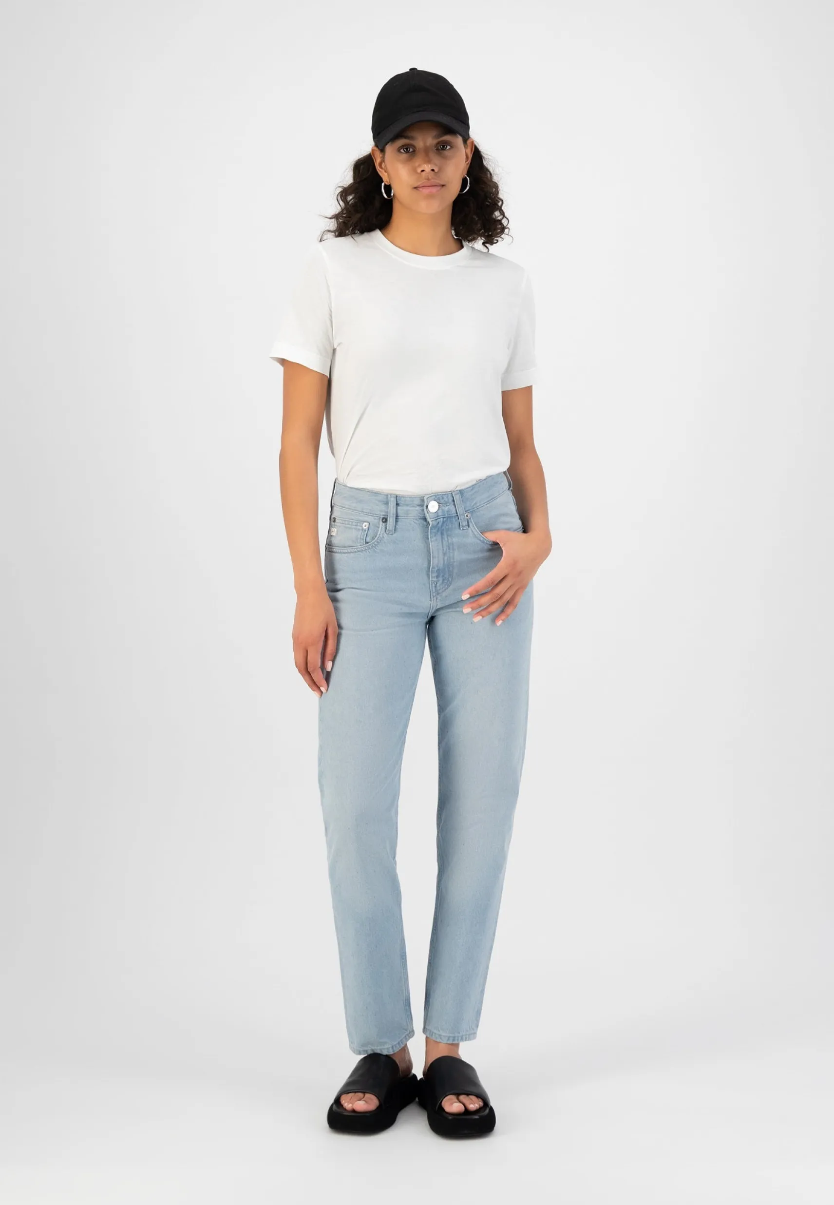 boyfriendjeans_easy_go_su_0.webp Boyfriend-Jeans Easy Go Sunny Stone