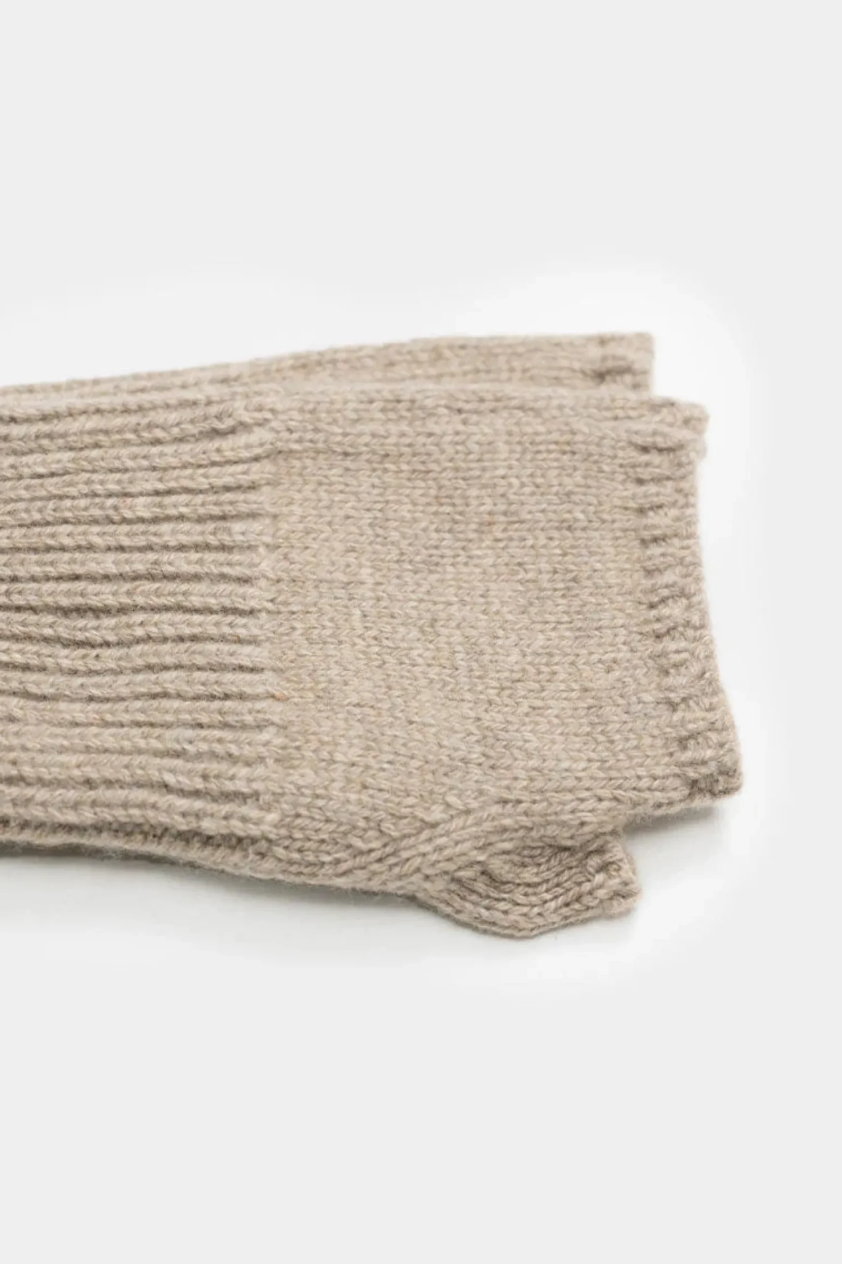 damen_armstulpen_aus_recy_2.webp Damen Armstulpen aus recyceltem Kaschmir Tamara Beige
