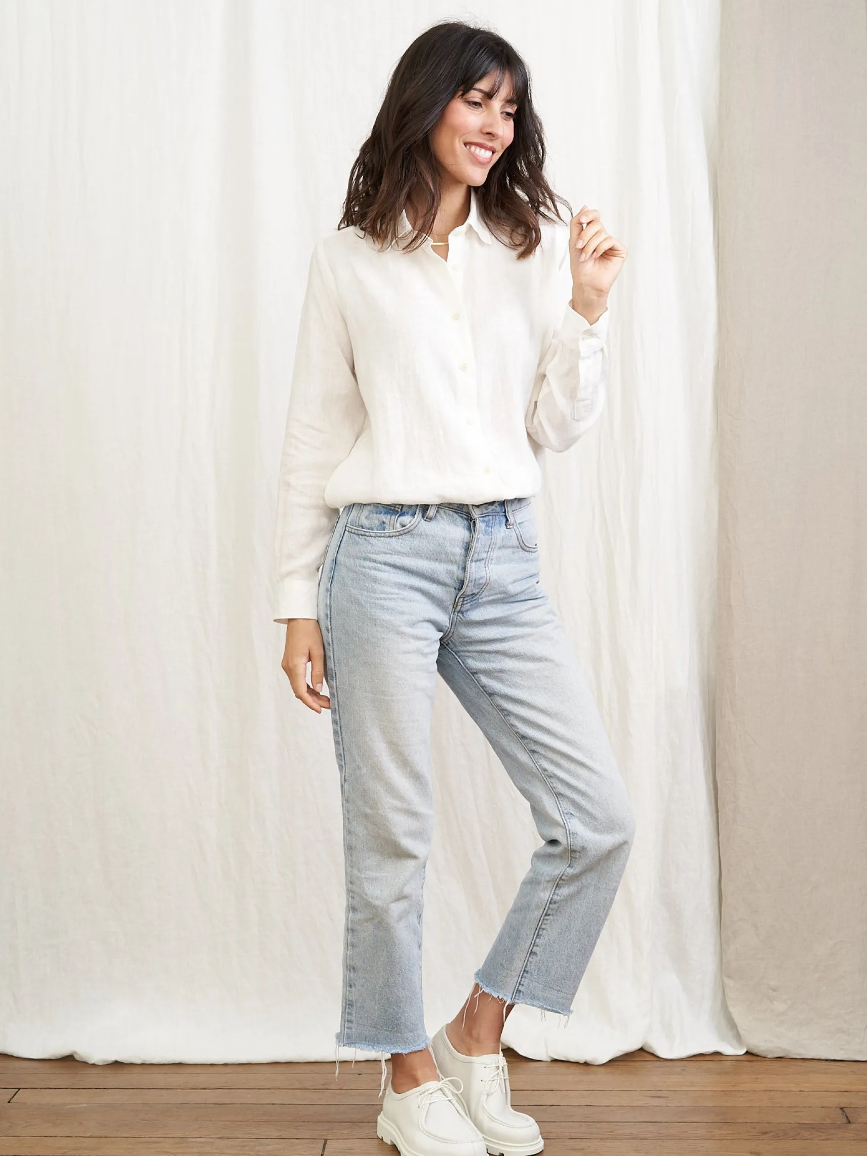 damen_leinenhemd_essentie_1.webp Damen Leinen-Hemd Essentielle weiss