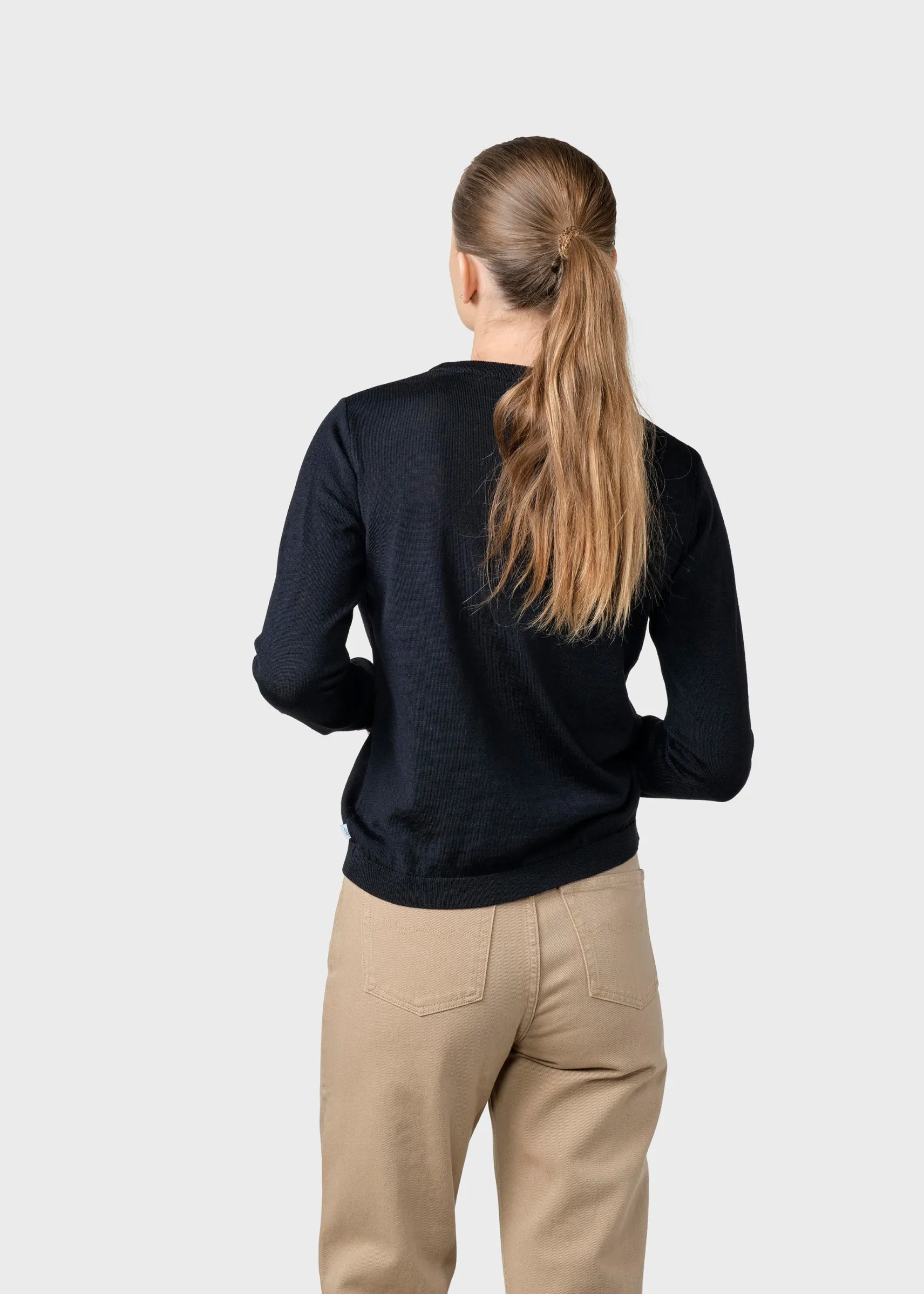 damen_schwarzer_merinos_p_2.webp Damen Schwarzer Merinos Pullover