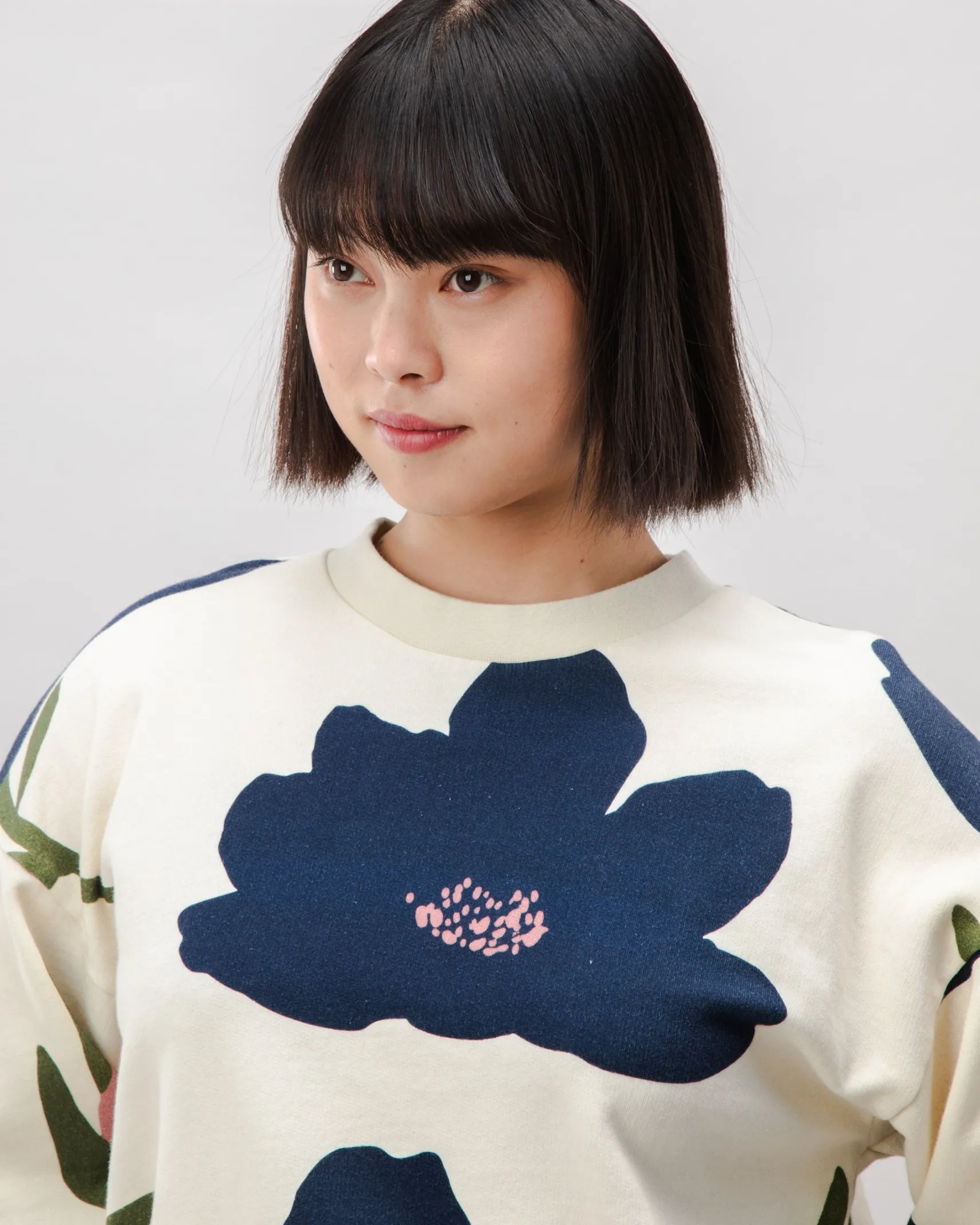 damen_sweatshirt_bloom_ek_3.webp Damen Sweatshirt Bloom Ekru