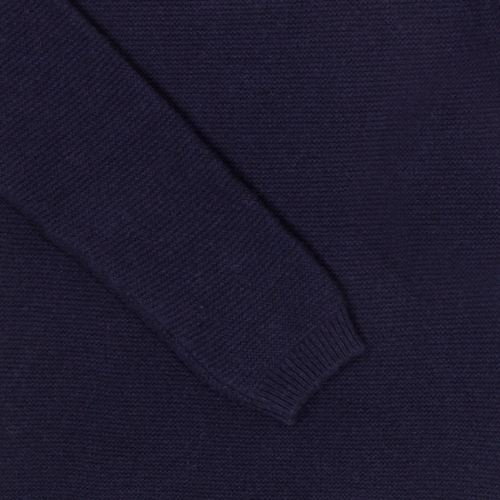 damenpullover_aus_recycel_3.webp Damen-Pullover aus recycelten Kaschmir Giulietta Dunkelblau