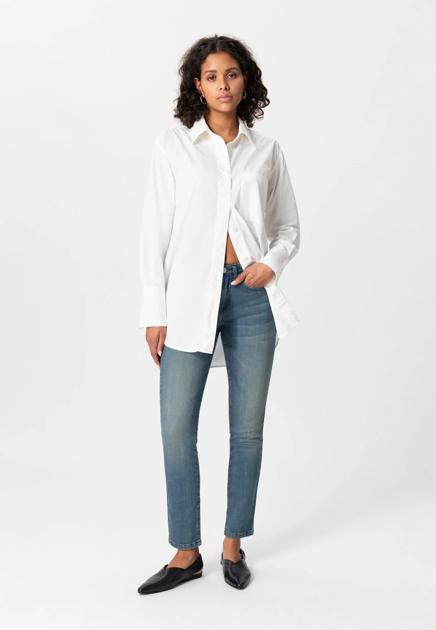 gerade_damenjeans_faye_st_0-1.webp Gerade Damenjeans Faye Straight Medium Fade