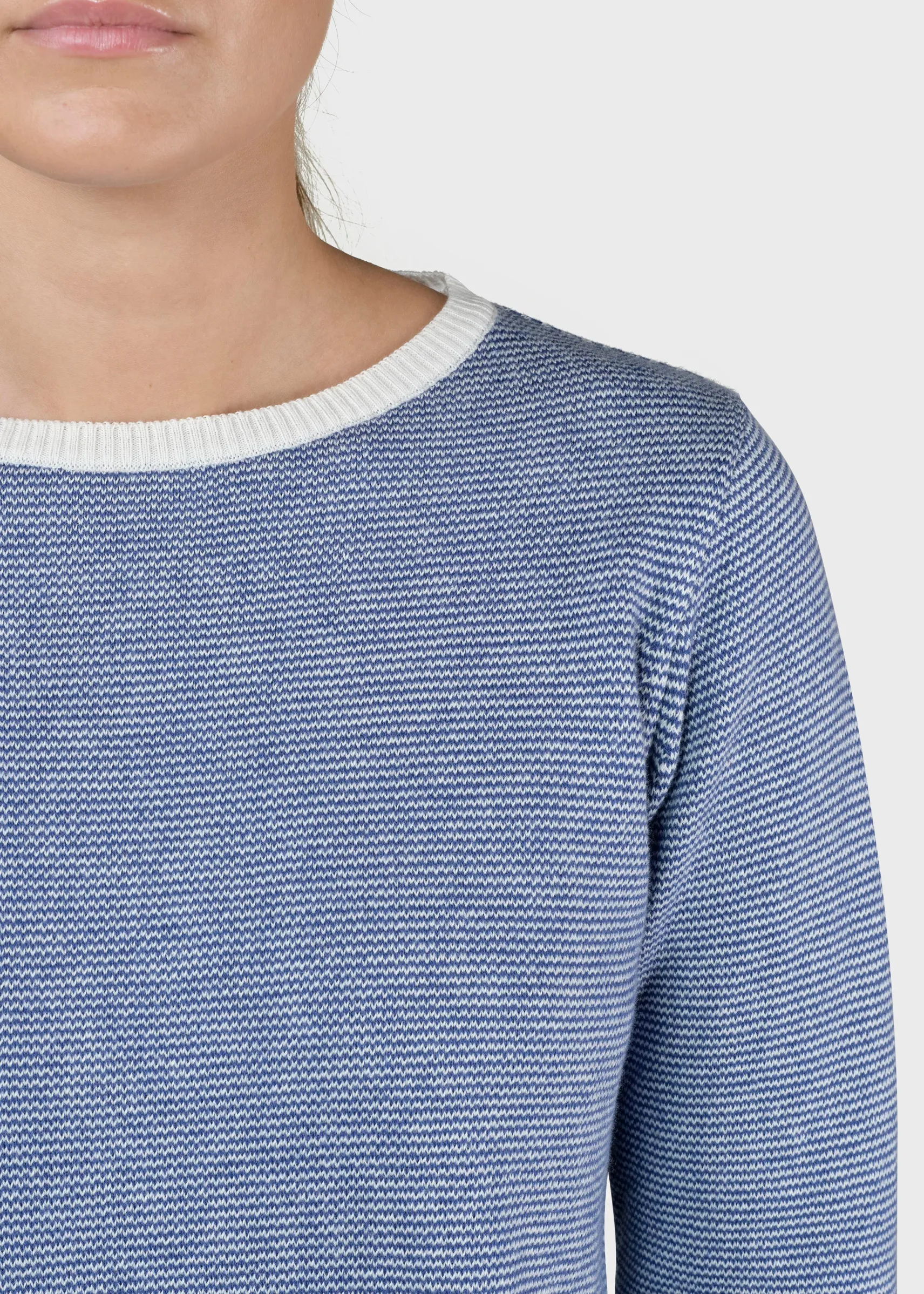gestreifter_feiner_pullov_2.webp Gestreifter feiner Pullover Rosa blau