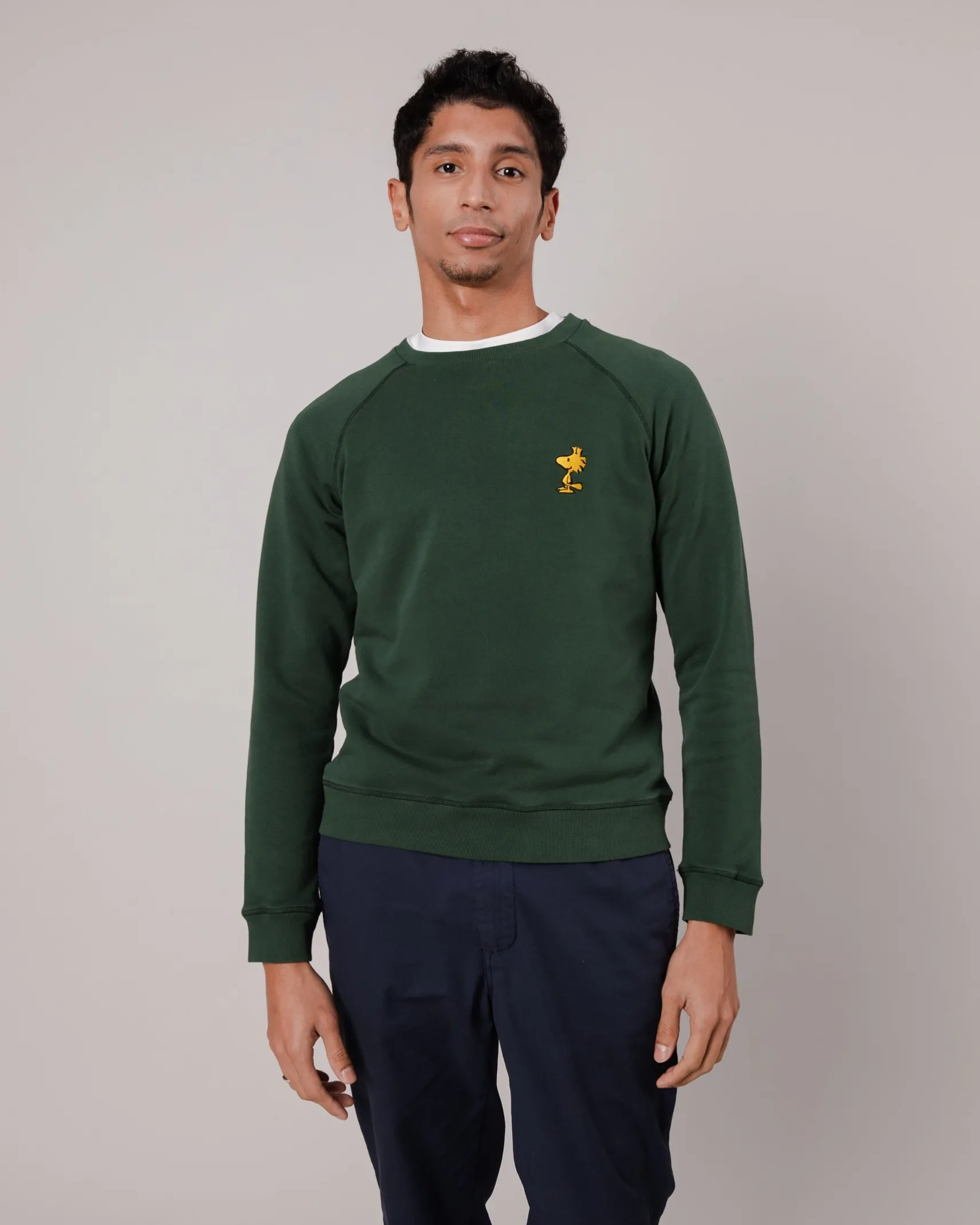 grnes_herrensweatshirt_pe_1.webp Grünes Herren-Sweatshirt Peanuts