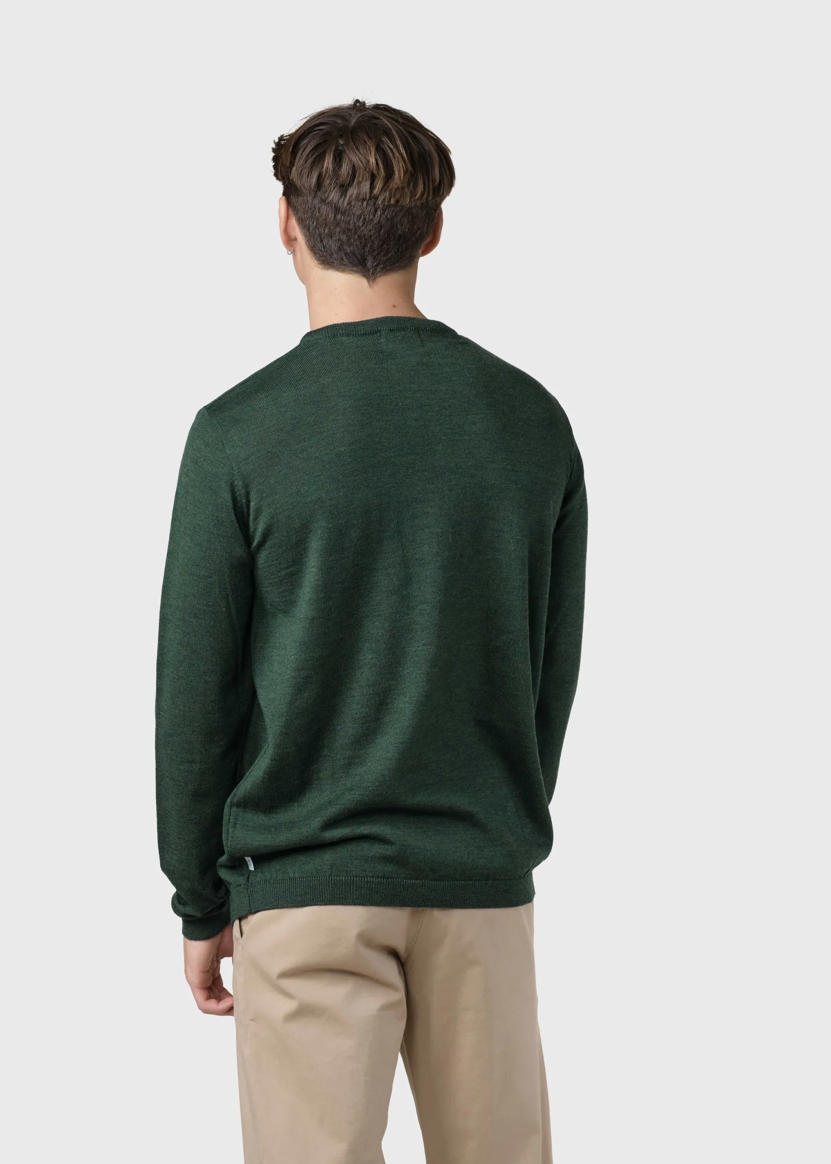 herren_dnner_merino_stric_1.webp Herren dünner Merino Strickpullover Moss green