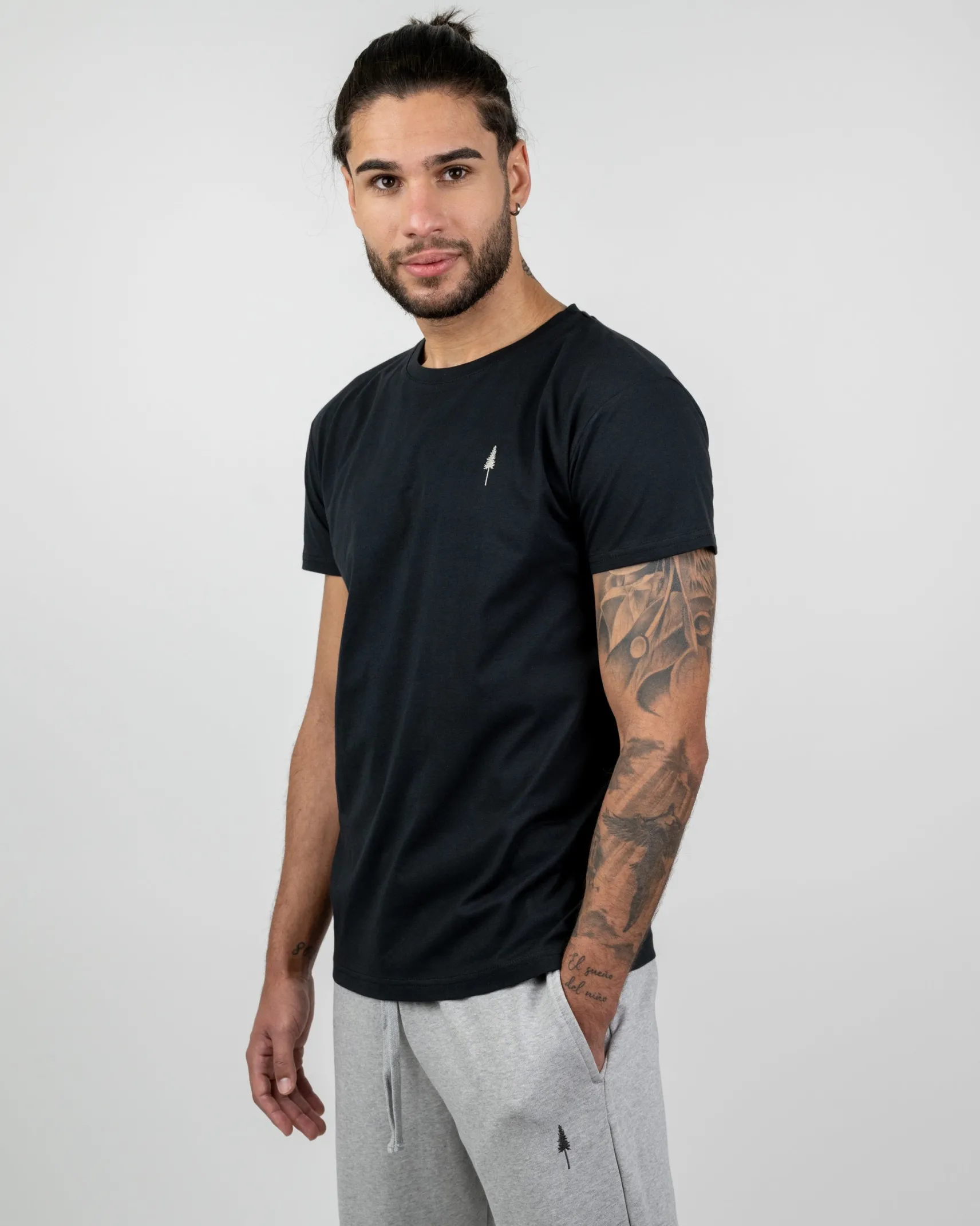 herren_tshirt_aus_biobaum_0-3.webp Herren T-Shirt aus Bio-Baumwolle Treeshirt Schwarz