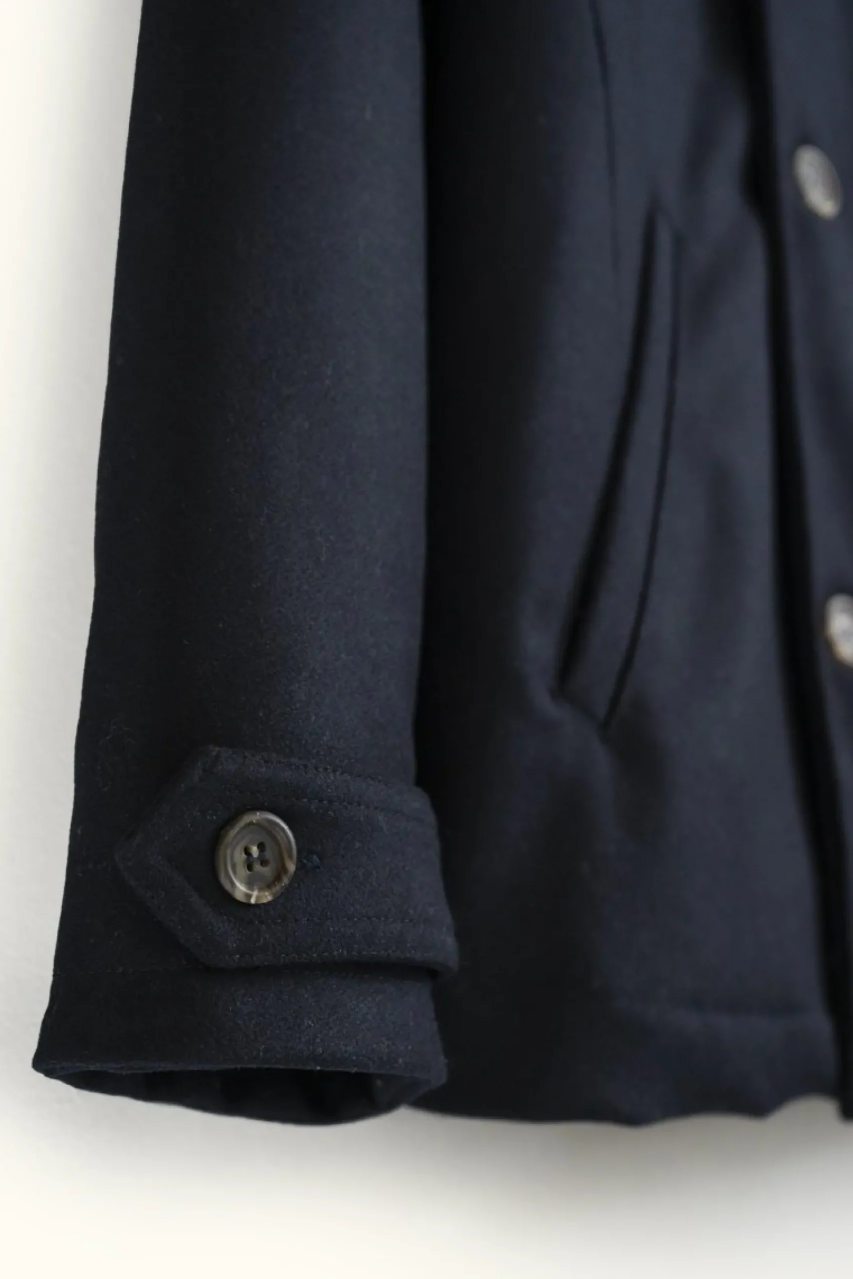herrenmantel_achab_marine_3.webp Herrenmantel Achab Marine
