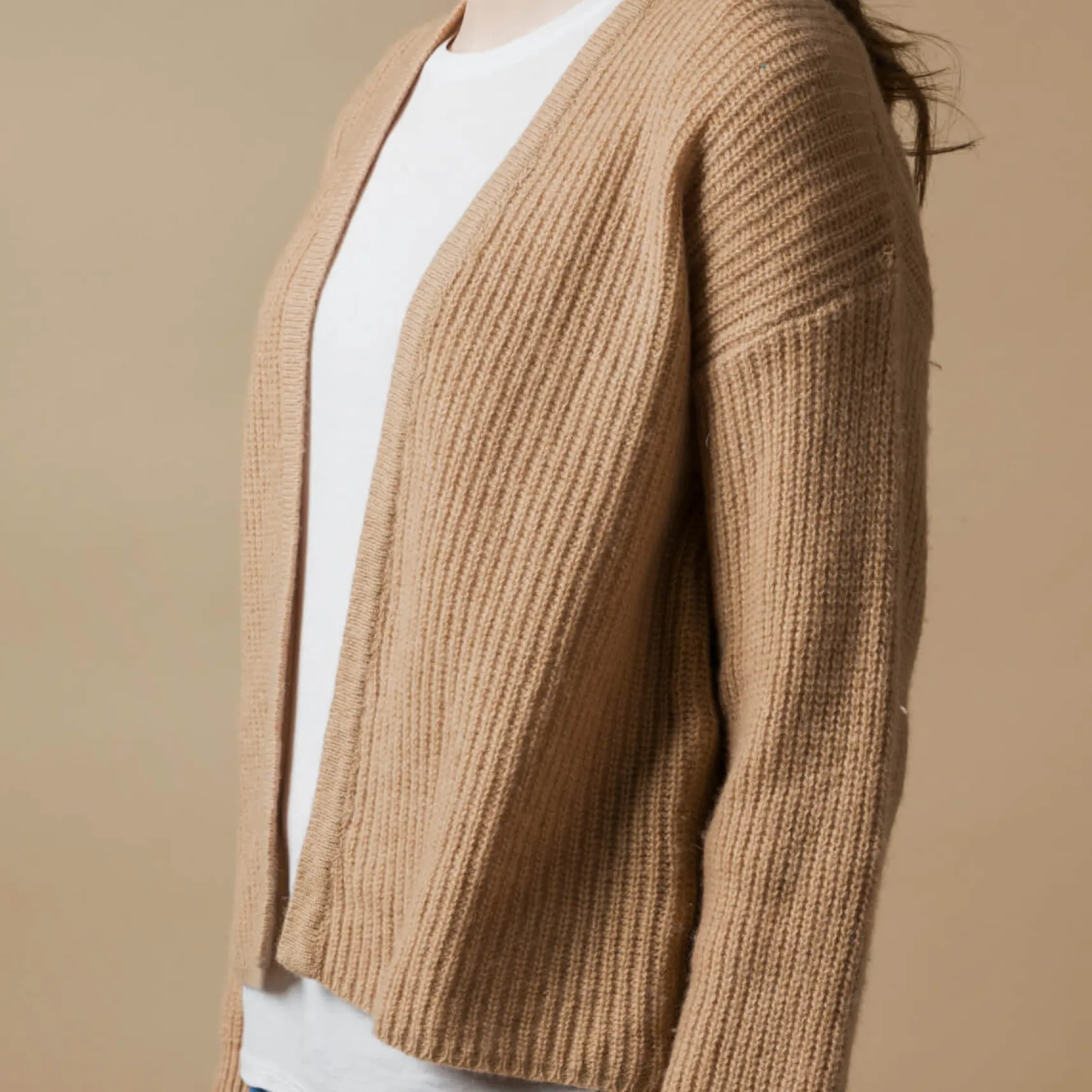 kaschmir_cardigan_margher_1.webp Kaschmir Cardigan Margherita Beige