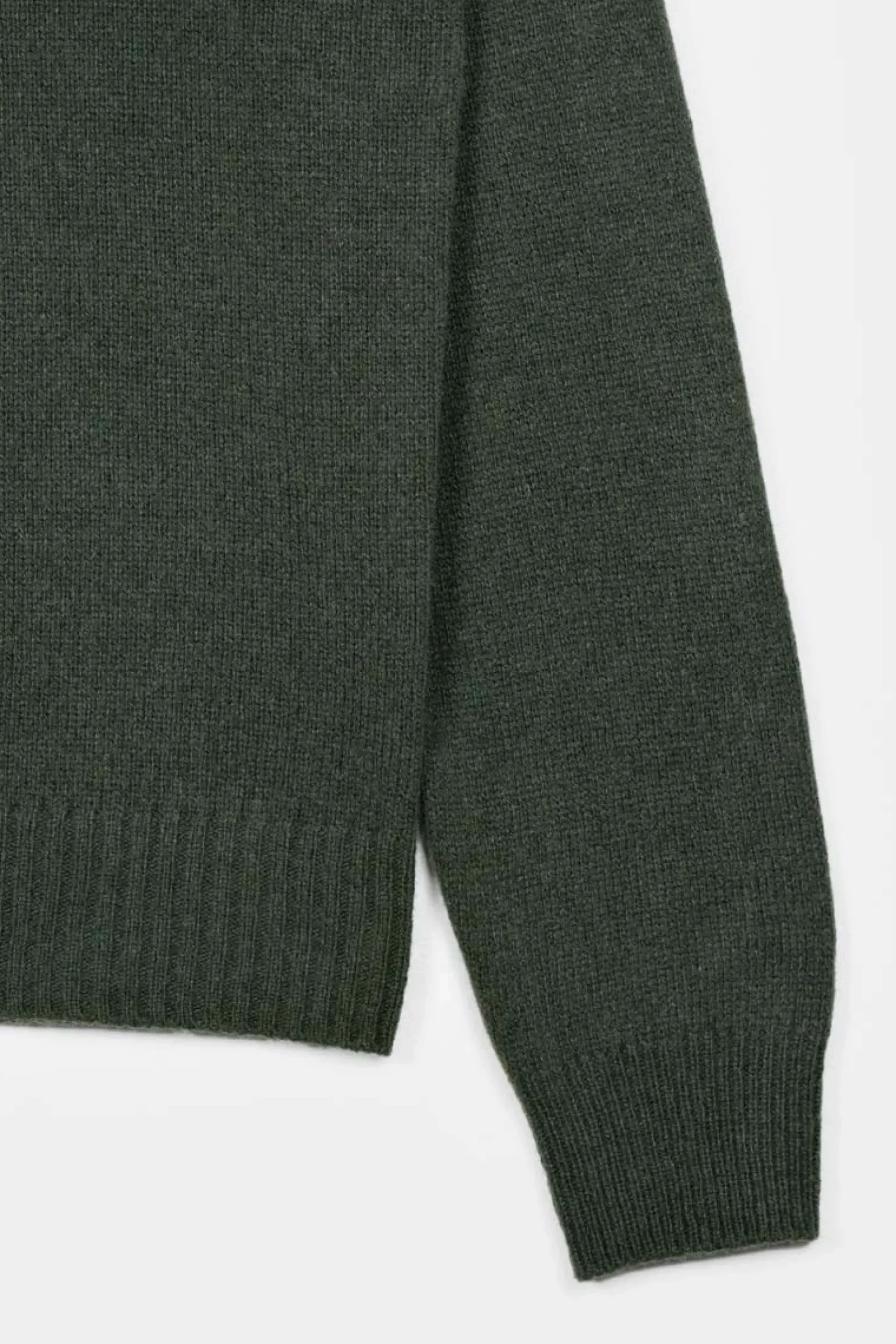 kaschmir_rollkragenpullov_2-2.webp Kaschmir Rollkragen-Pullover Ada Waldgrün