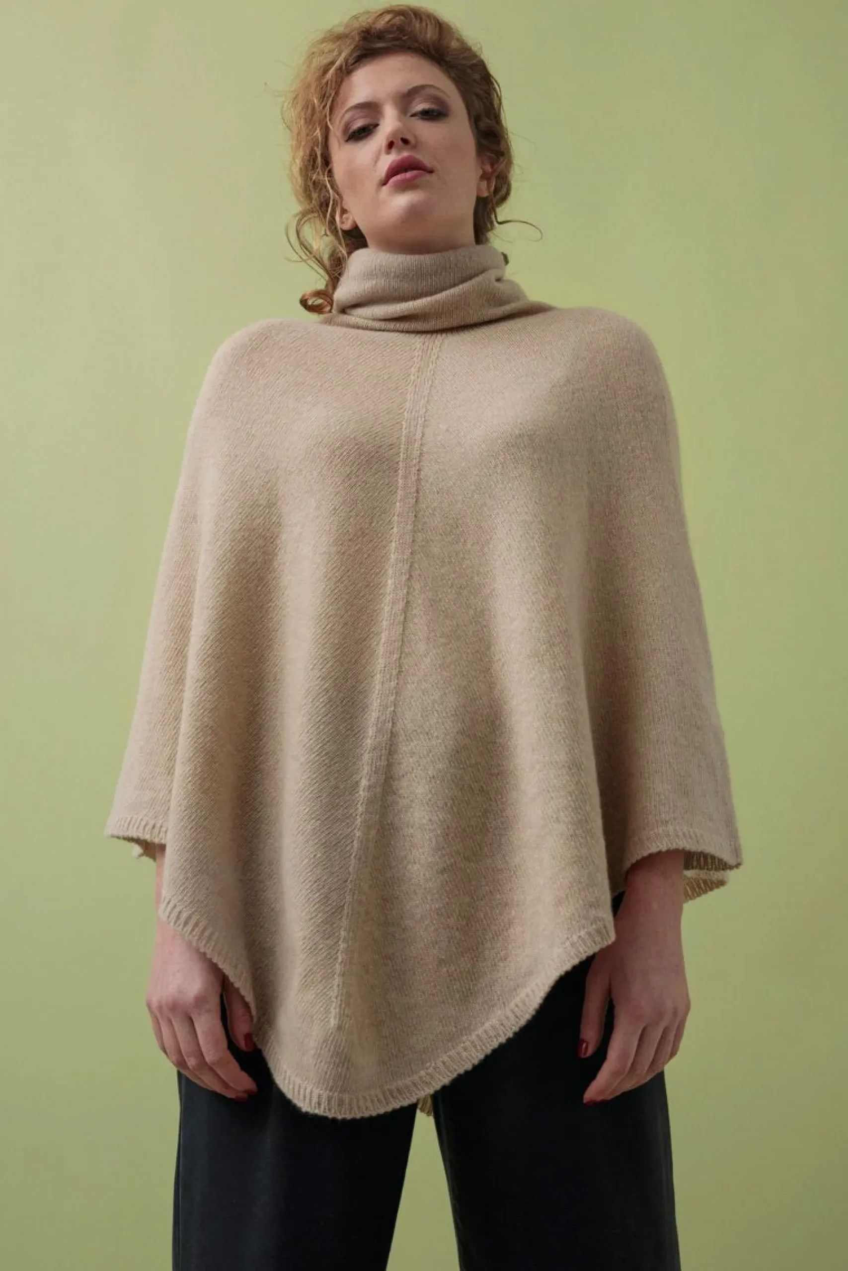 kaschmirponcho_elisabetta_0-3.webp Kaschmirponcho Elisabetta Beige