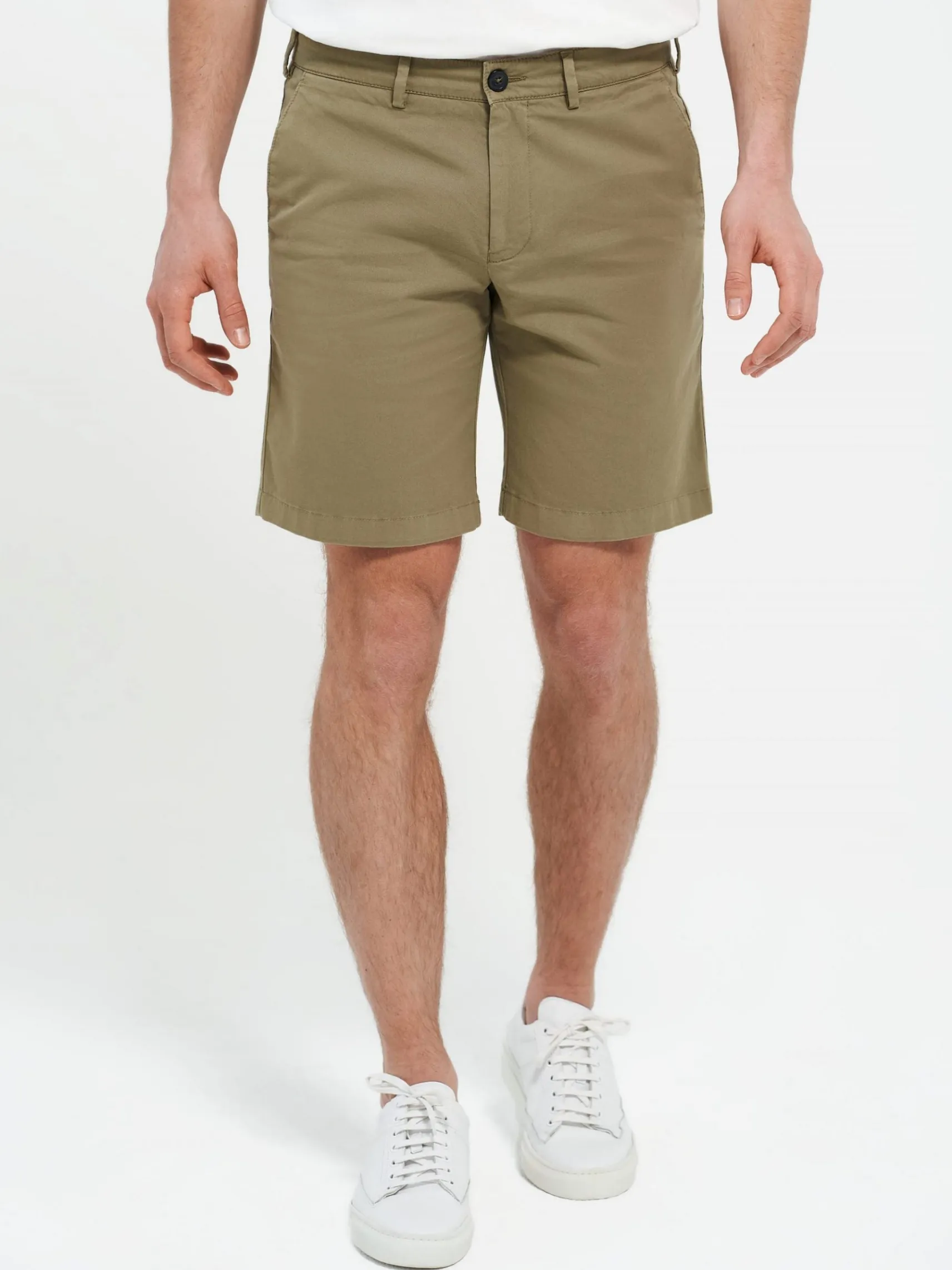 khakishorts_0.webp Khaki-Shorts