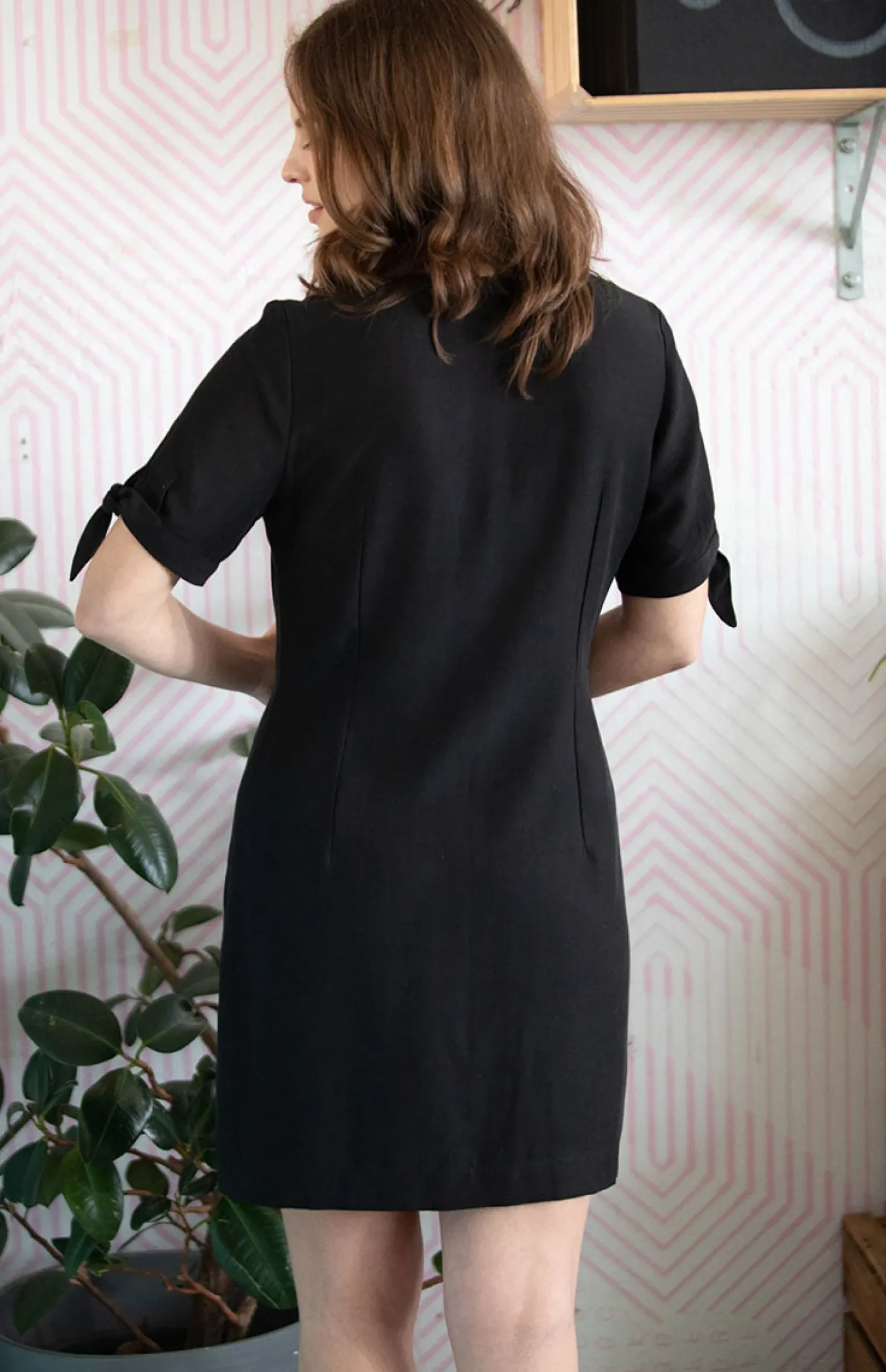 kleines_schwarzes_kleid_s_2.webp Kleines schwarzes Kleid Saule