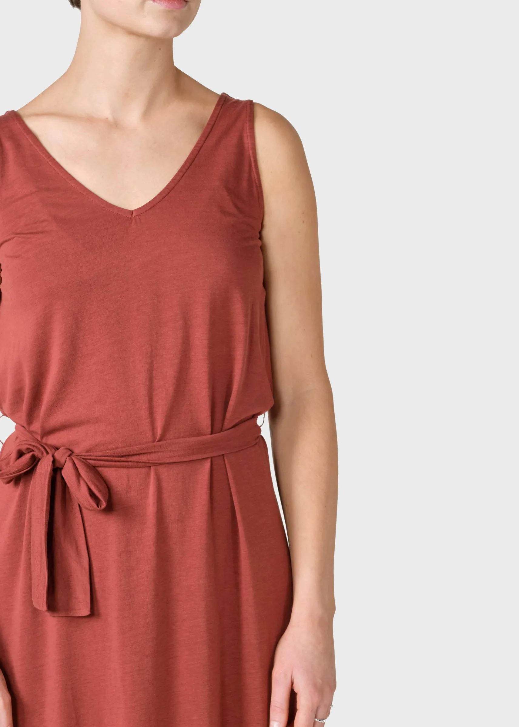 leichtes_kleid_misha_terr_1.webp Leichtes Kleid Misha Terrakotta