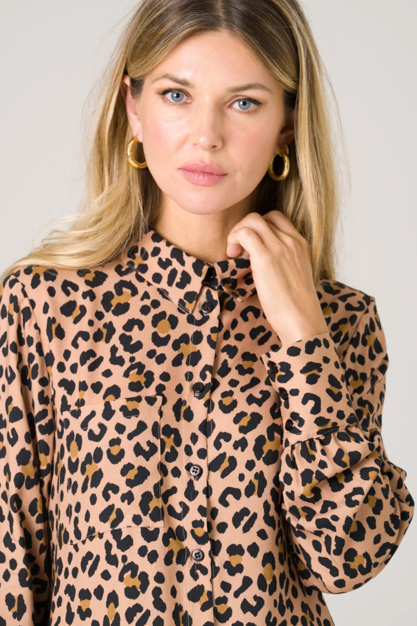 leopard_bluse_kauri_1.webp Leopard Bluse Kauri