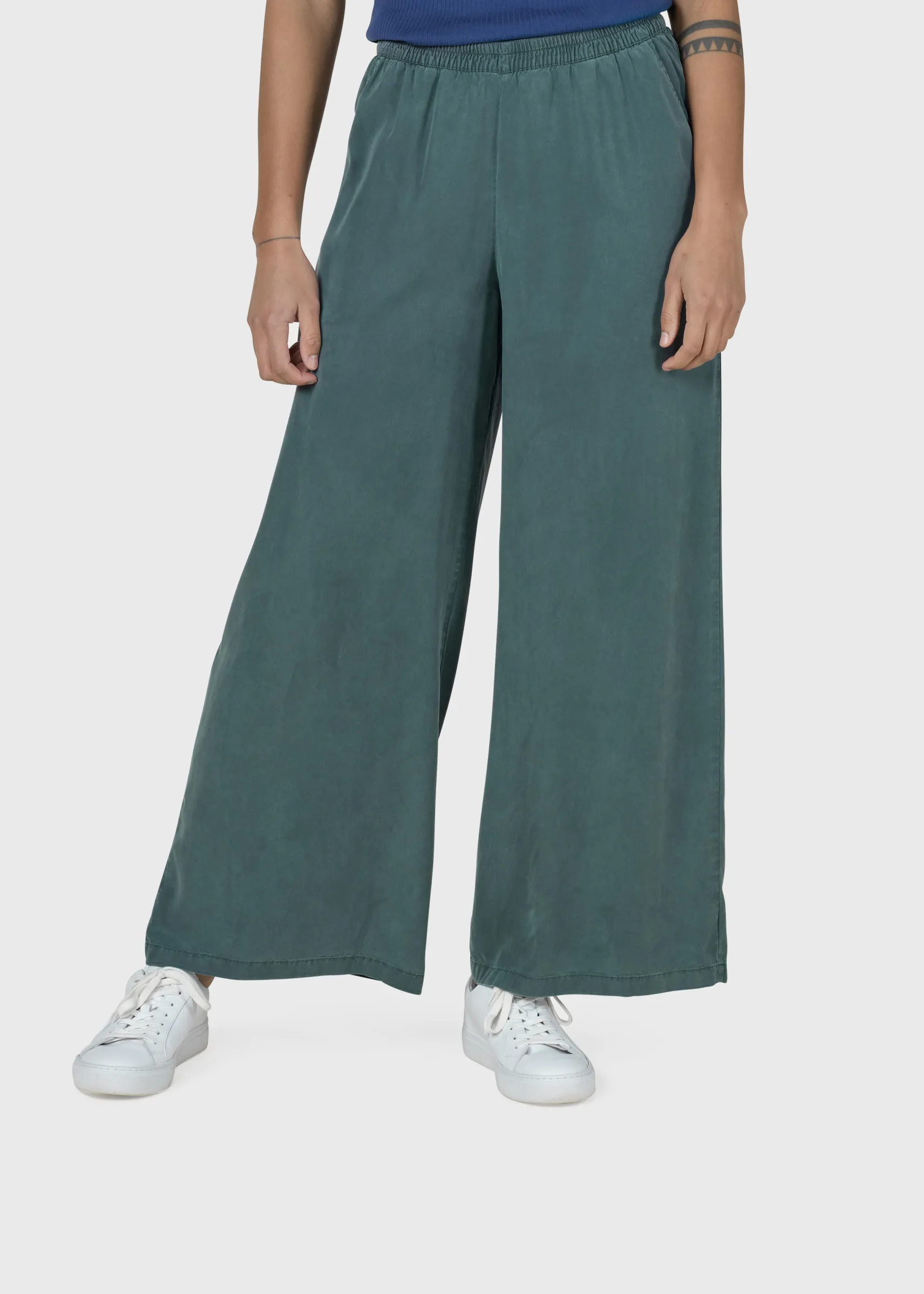 loose_damenhose_kaja_moss_0.webp Loose Damenhose Kaja Moss Green
