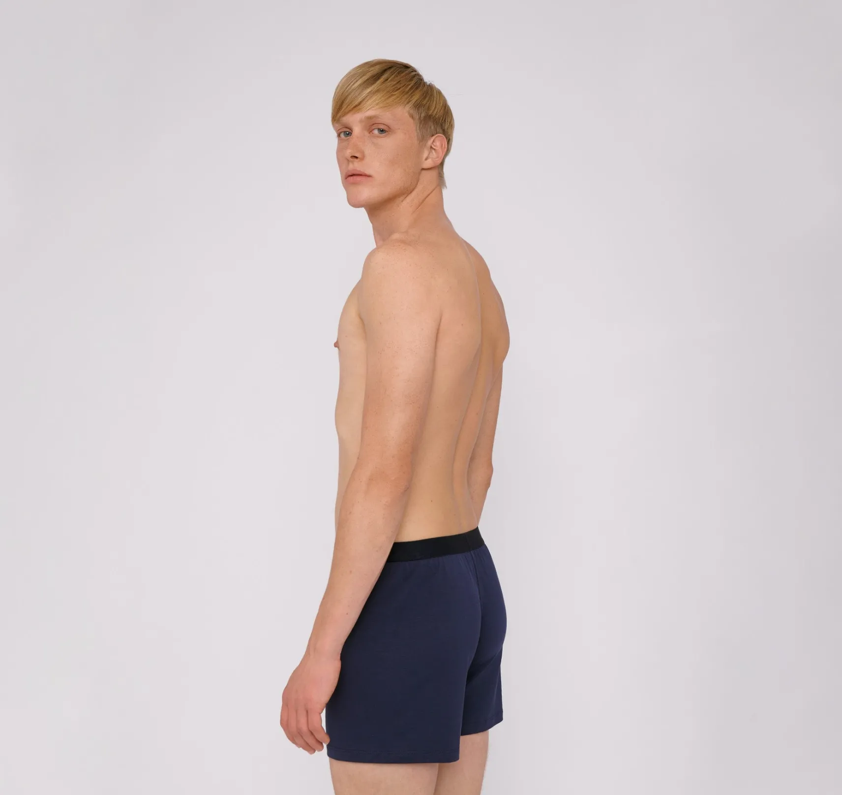 marineblaue_tencelboxersh_1.webp Marineblaue Tencel-Boxershorts im Duo-Pack
