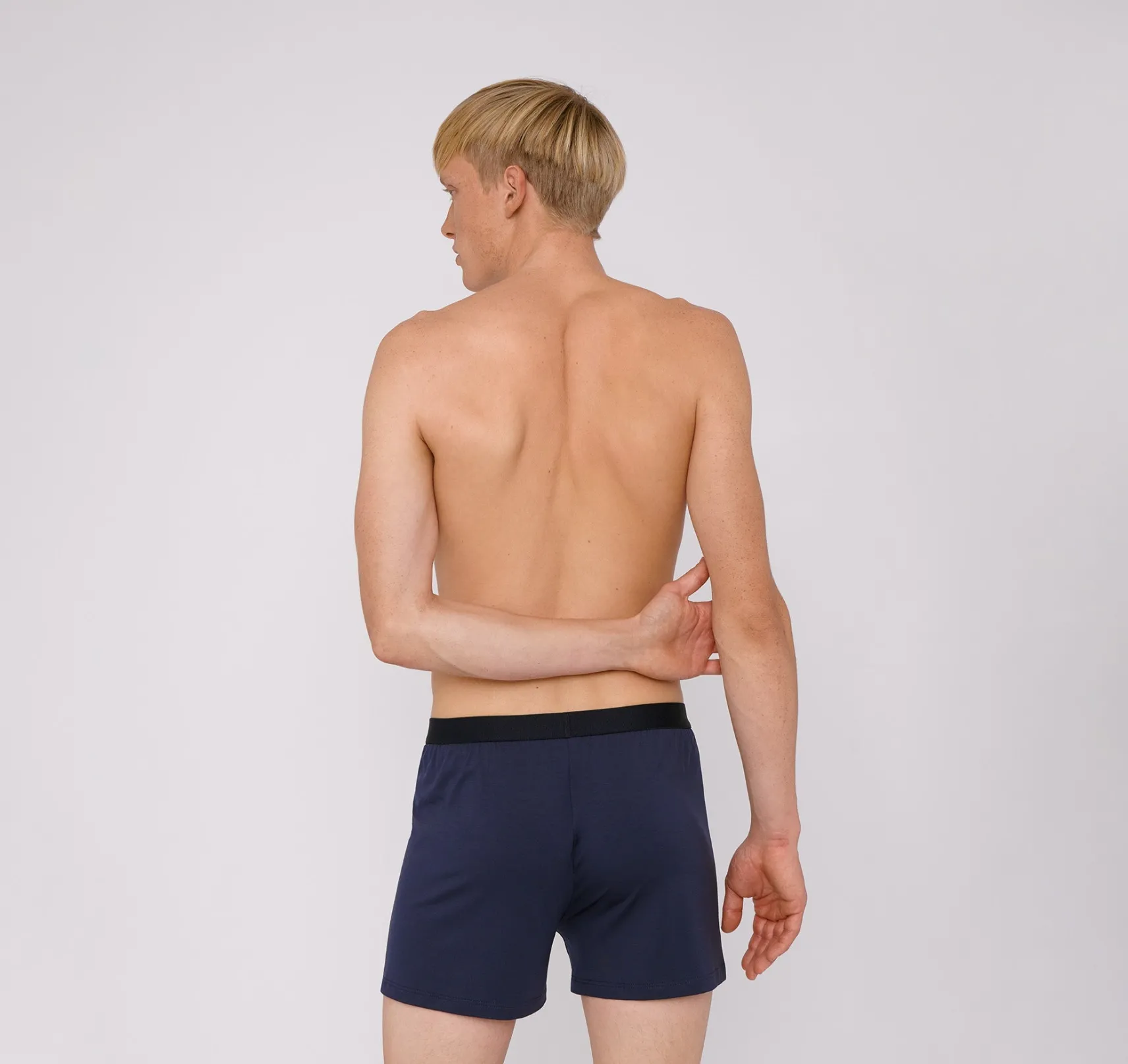 marineblaue_tencelboxersh_2.webp Marineblaue Tencel-Boxershorts im Duo-Pack