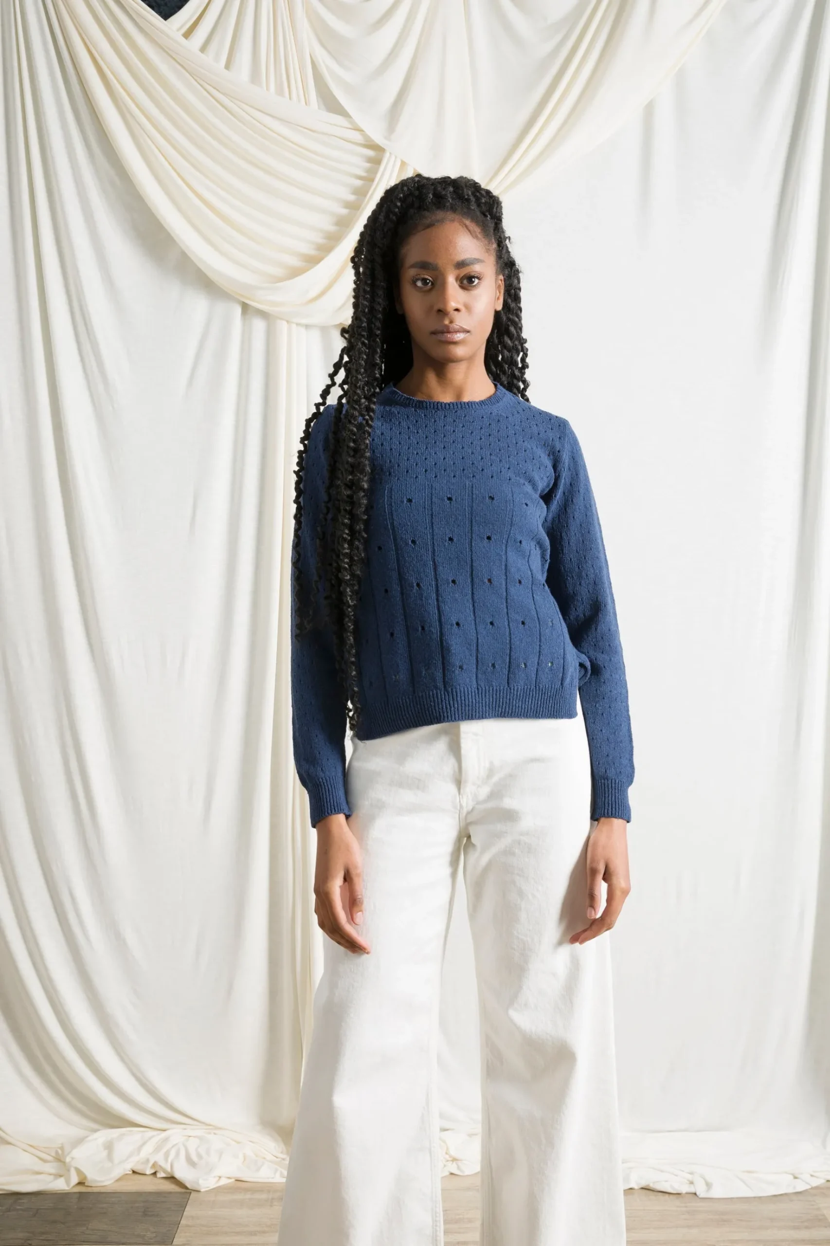 perforierter_damen_pullov_0.webp Perforierter Damen Pullover Mia bALTIC bLUE