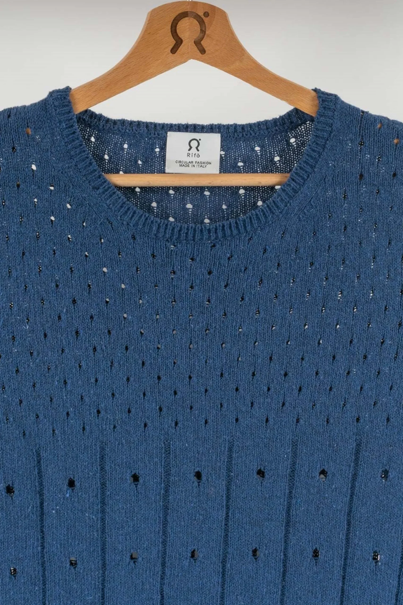 perforierter_damen_pullov_2.webp Perforierter Damen Pullover Mia bALTIC bLUE