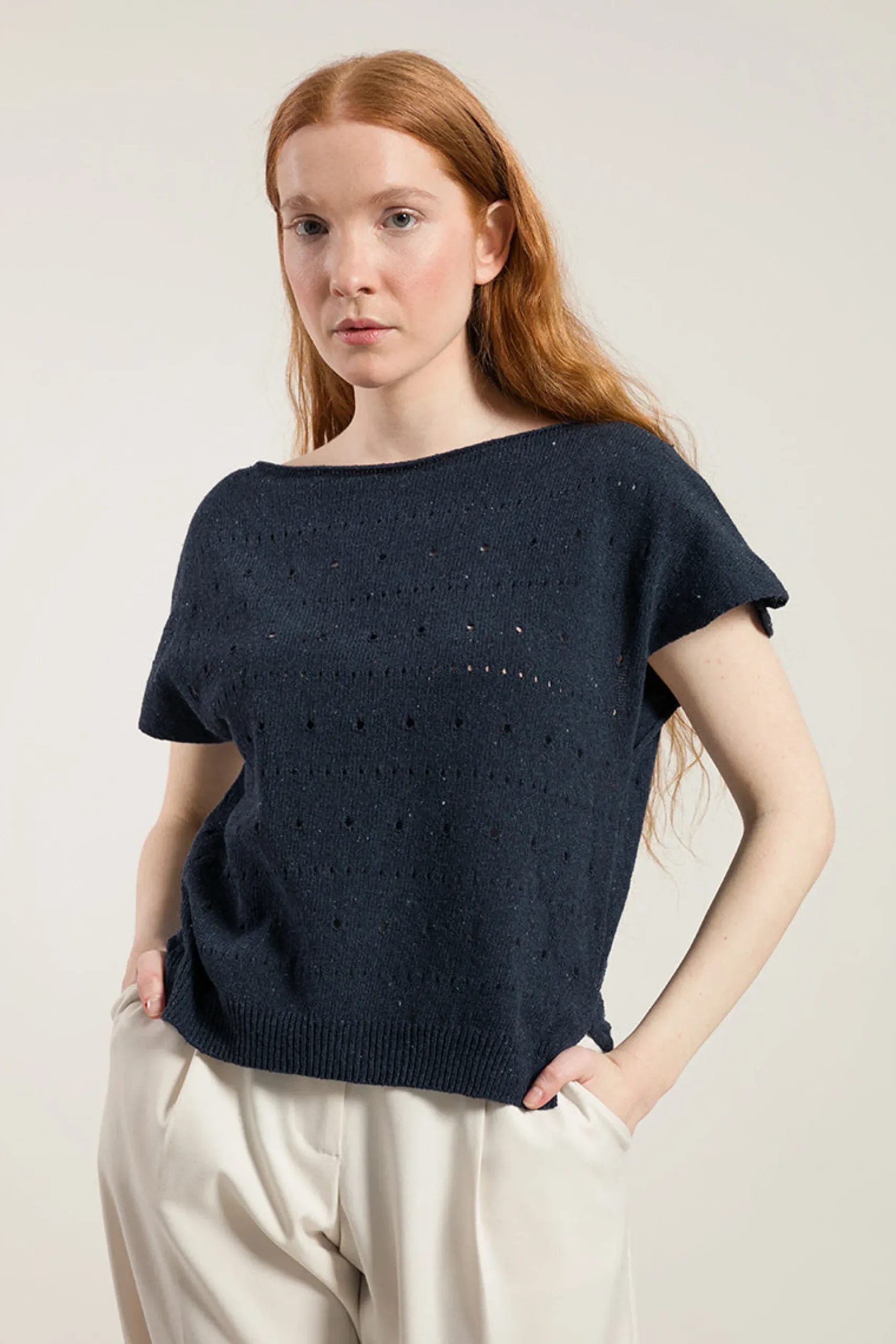 perforiertes_damen_top_au_0.webp Perforiertes Damen Top aus recyceltem denim Dori Schwarz