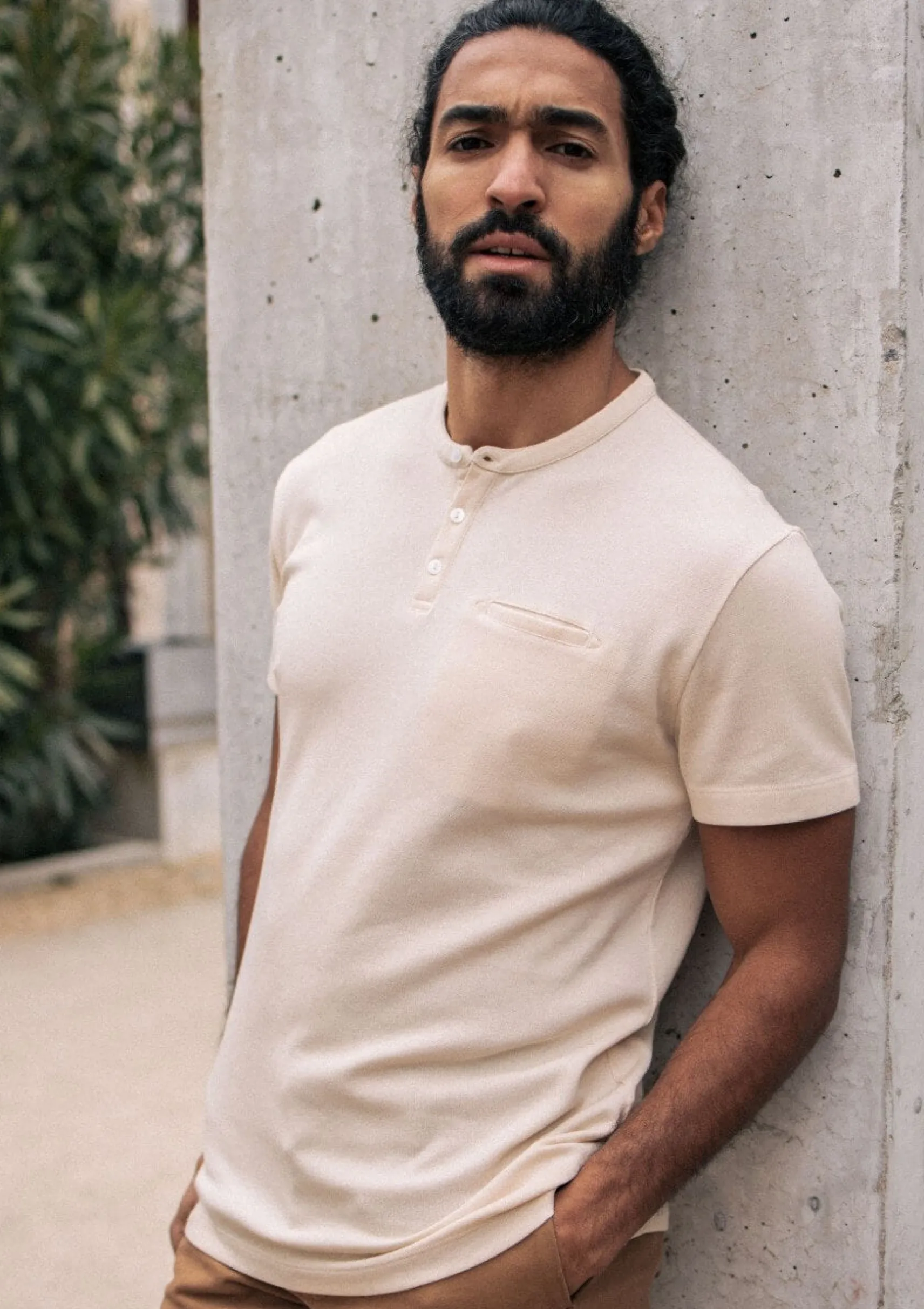 poloshirt_aus_biobaumwoll_0.webp Poloshirt aus Bio-Baumwolle Monpolo beige