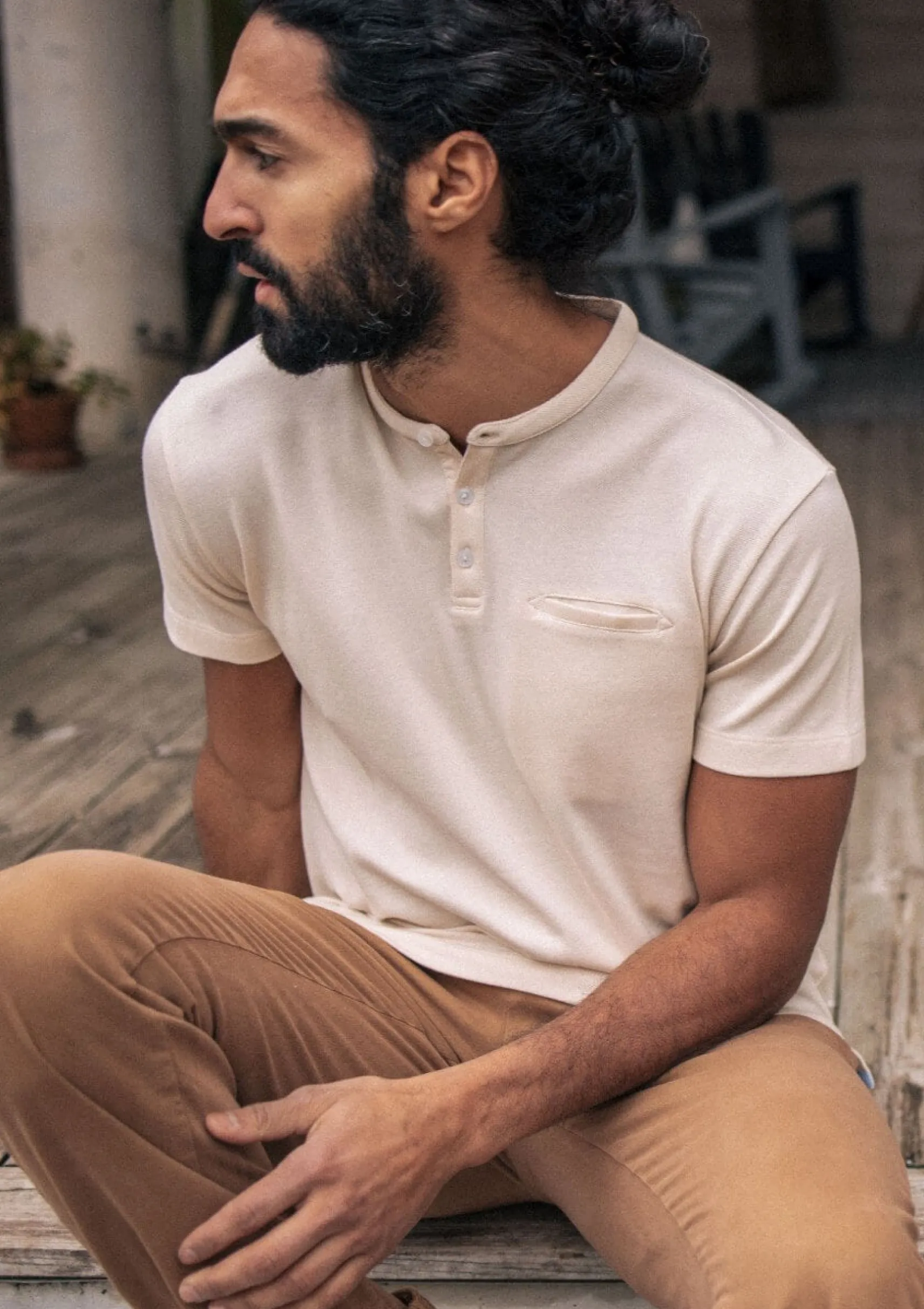 poloshirt_aus_biobaumwoll_1.webp Poloshirt aus Bio-Baumwolle Monpolo beige