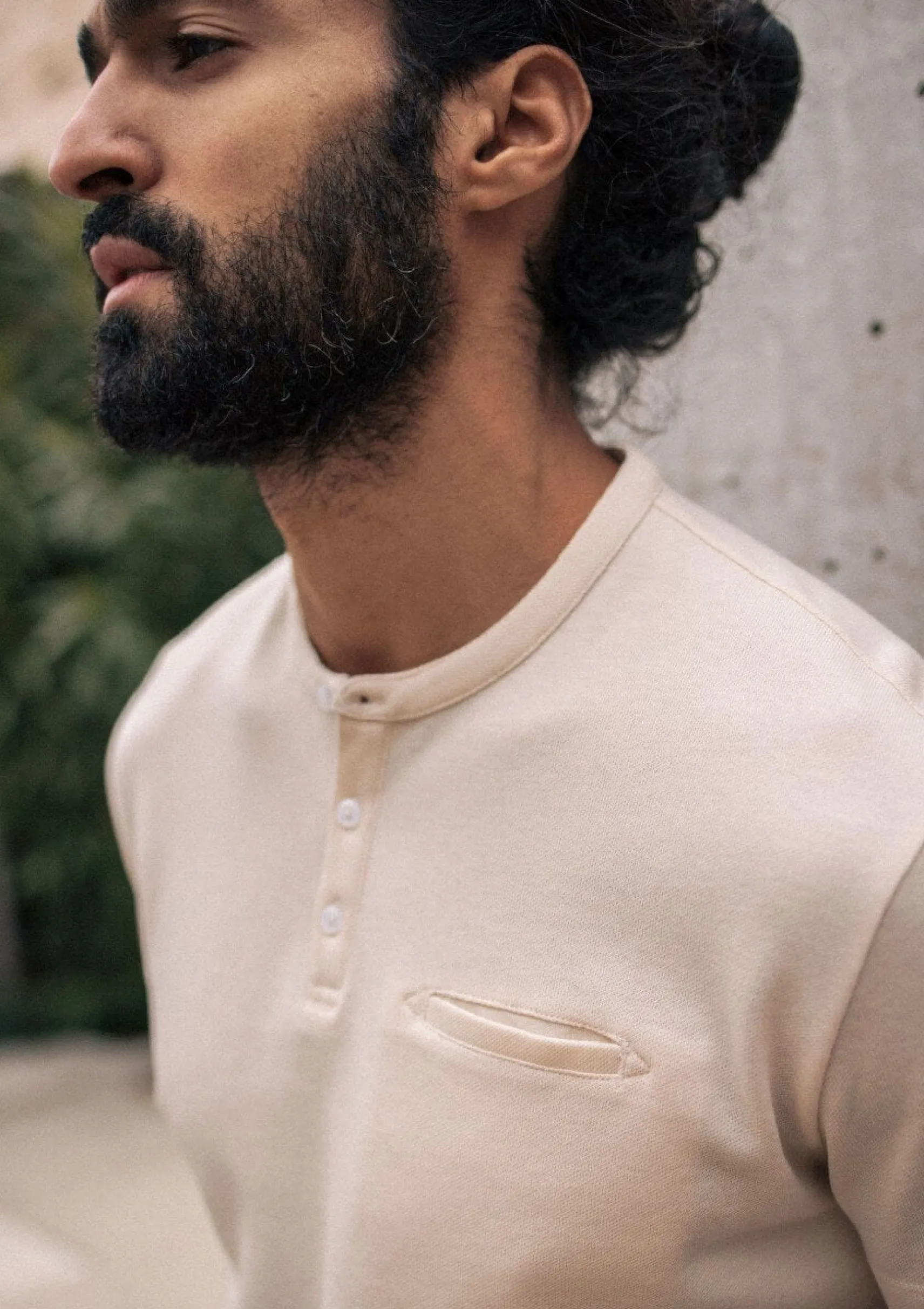 poloshirt_aus_biobaumwoll_2.webp Poloshirt aus Bio-Baumwolle Monpolo beige
