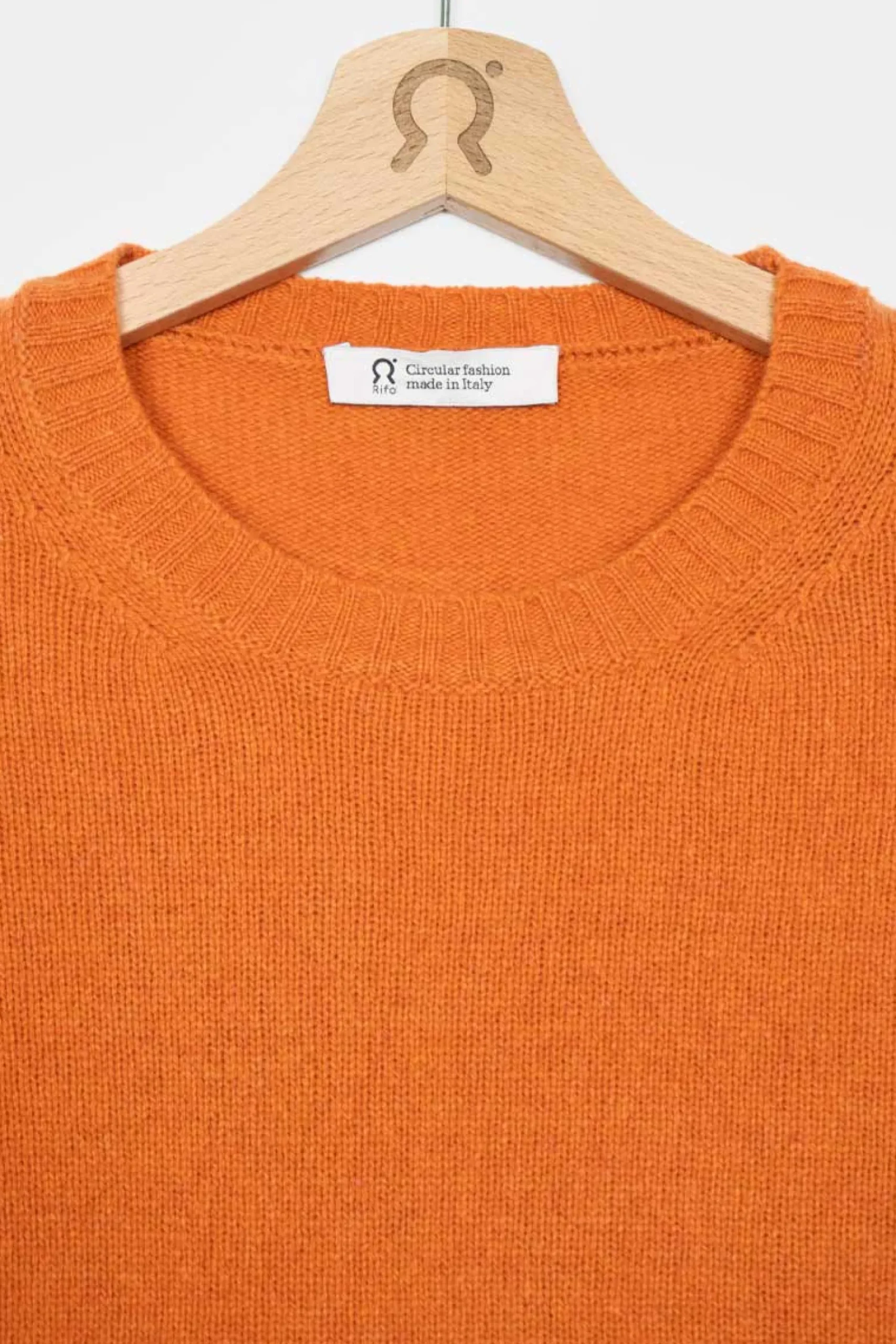 pullover_aus_recycelter_f_3.webp Pullover aus recycelter feiner Wolle Laura Orange