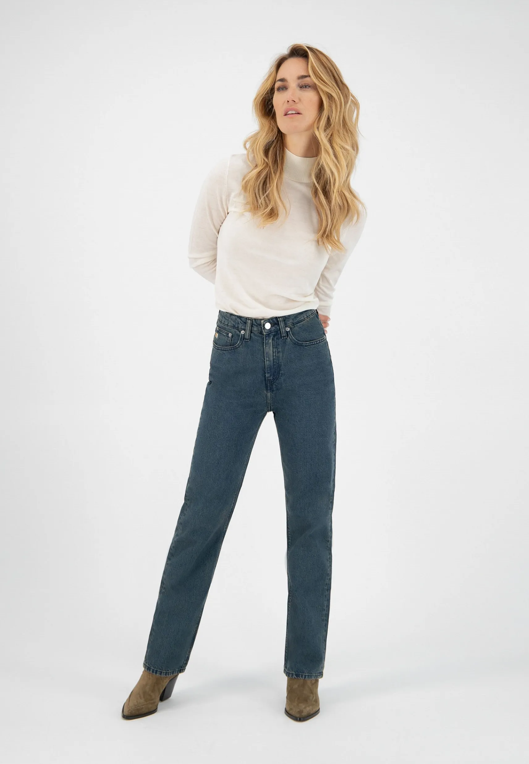 regulre_entspannte_jeans__0.webp Reguläre, entspannte Jeans für Damen, Rosenwalblau