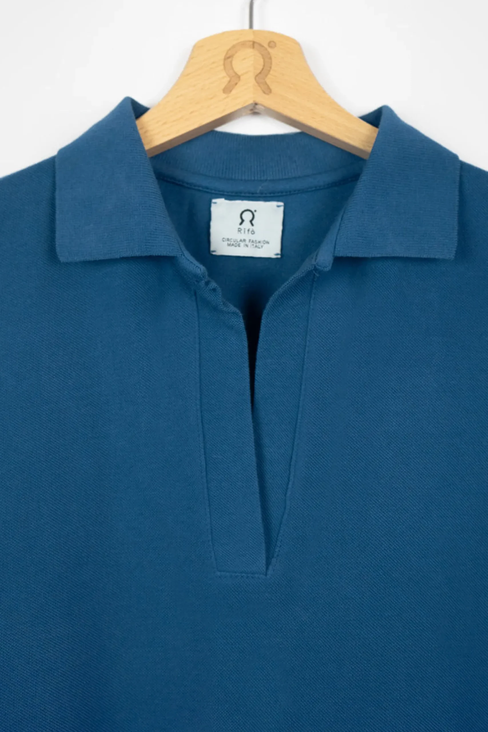 rmelloses_poloshirt_helen_1-1.webp Ärmelloses Poloshirt Helen Blau