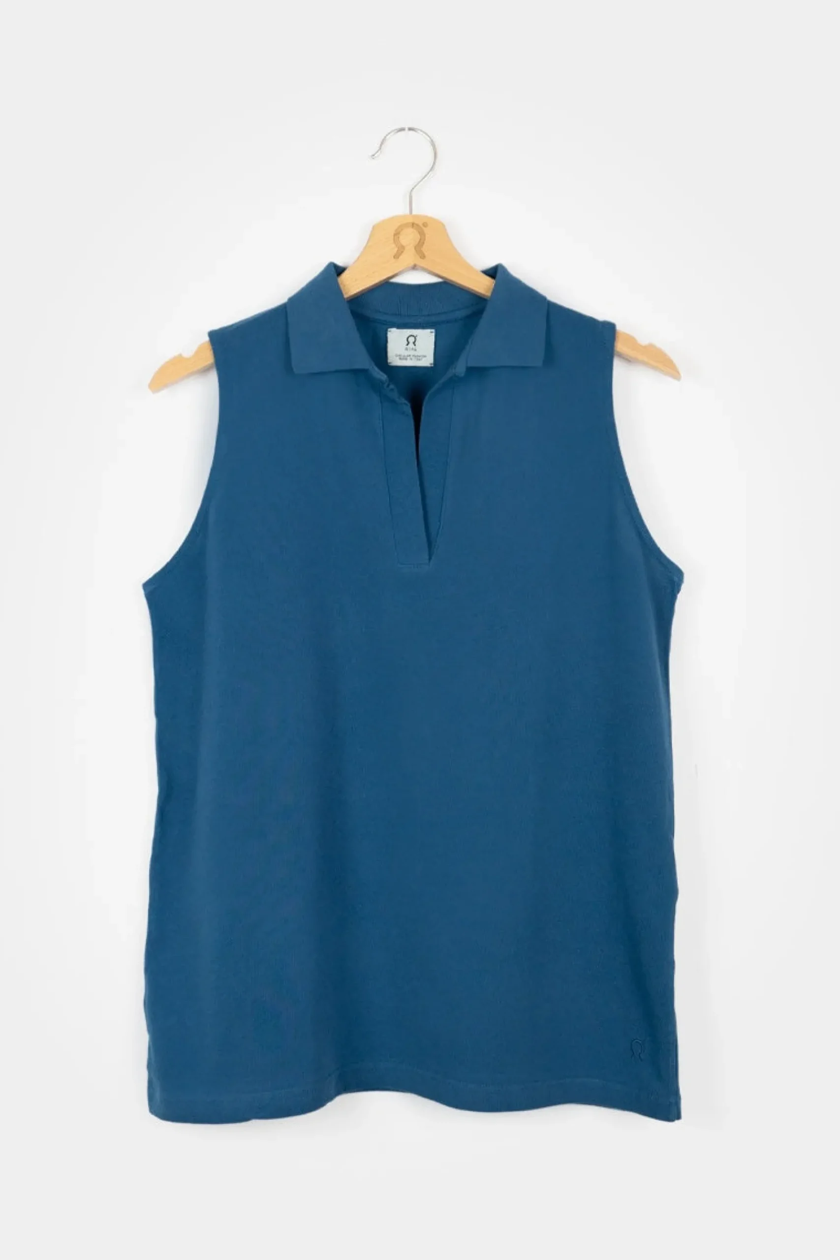 rmelloses_poloshirt_helen_3-1.webp Ärmelloses Poloshirt Helen Blau
