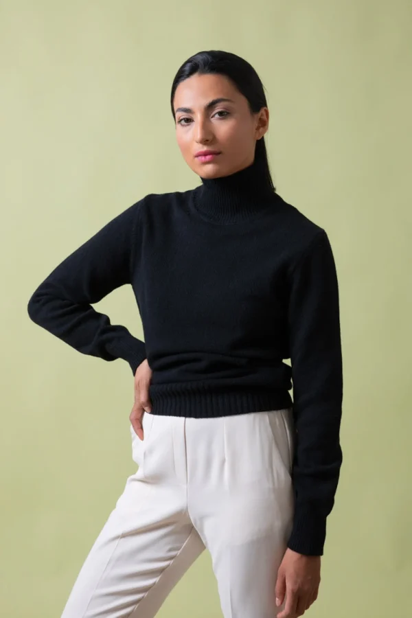 Rollkragenpullover aus recyceltem Kaschmir Ada Schwarz