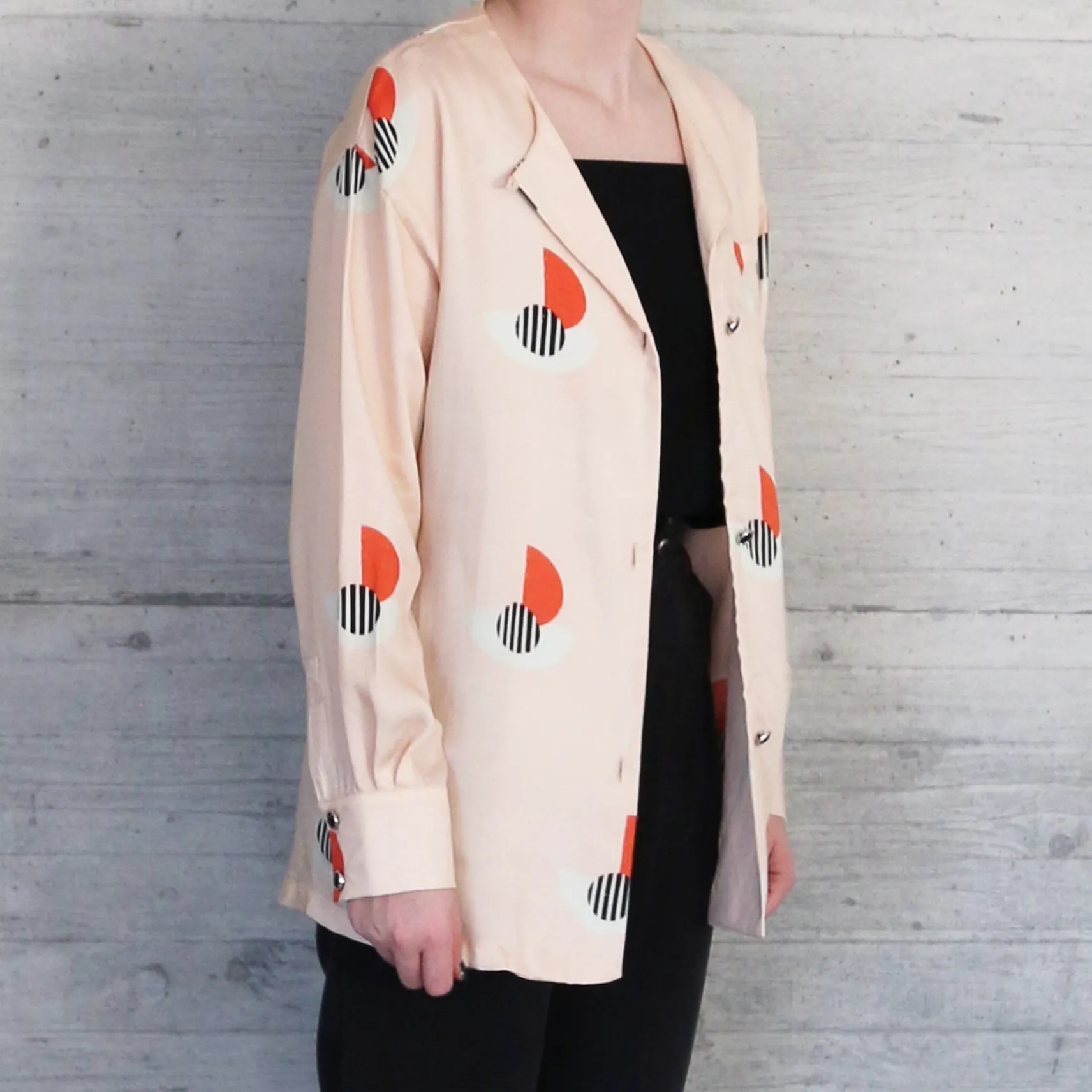 rosa_bedruckte_nickybluse_2.webp Rosa bedruckte Nicky-Bluse
