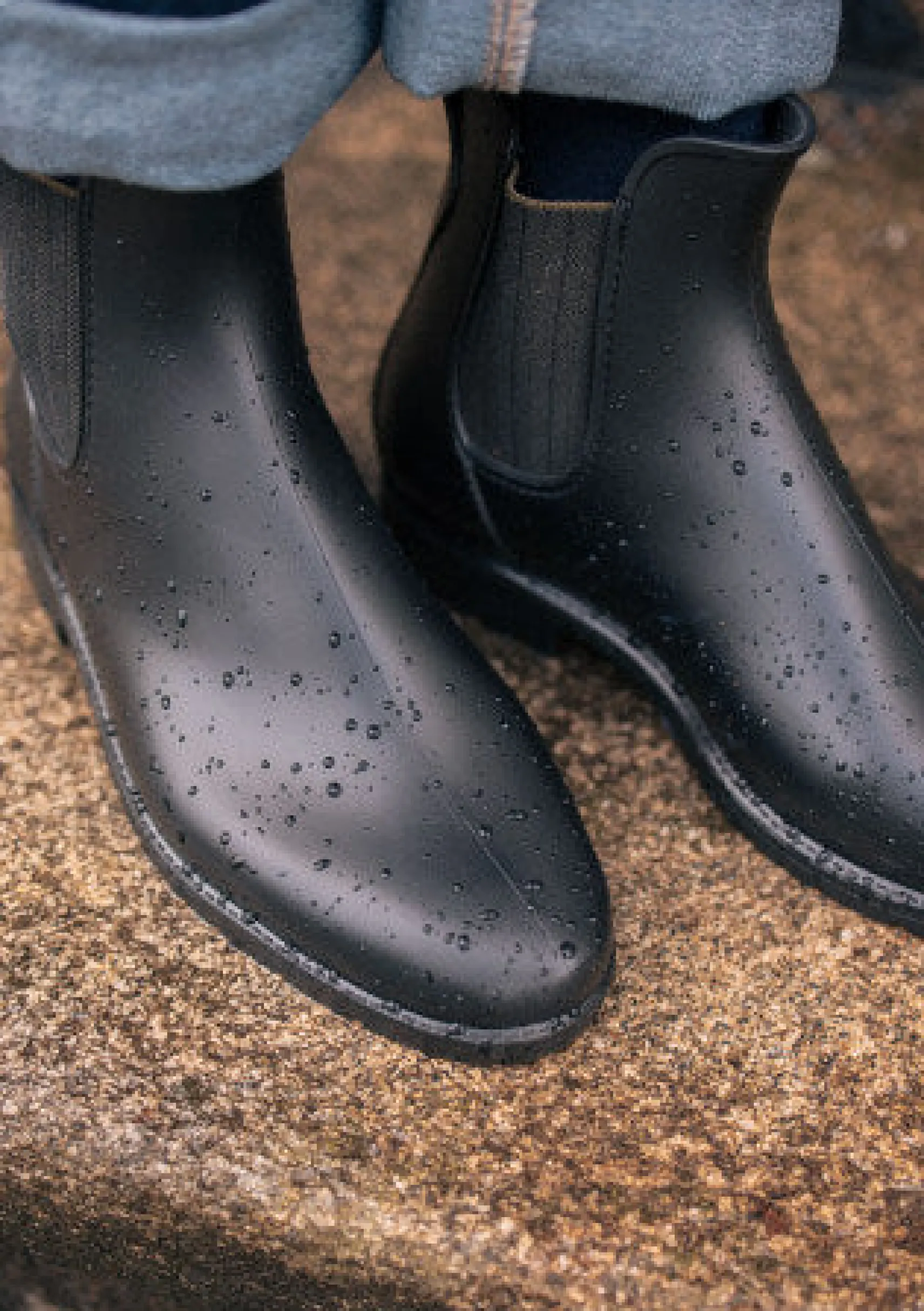 schwarze_regenboots_montp_2.webp Schwarze Regen-Boots Montpluie Jacquard Kaki