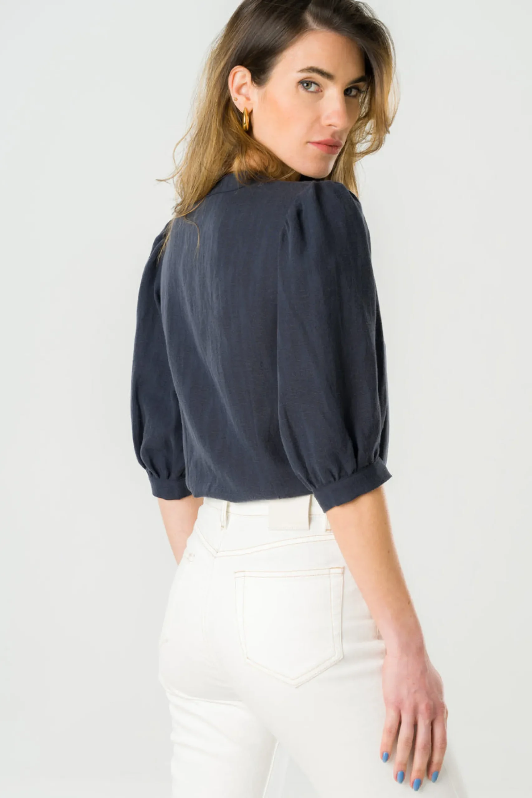 tencelbluse_aster_navy_1.webp Tencel-Bluse Aster Navy