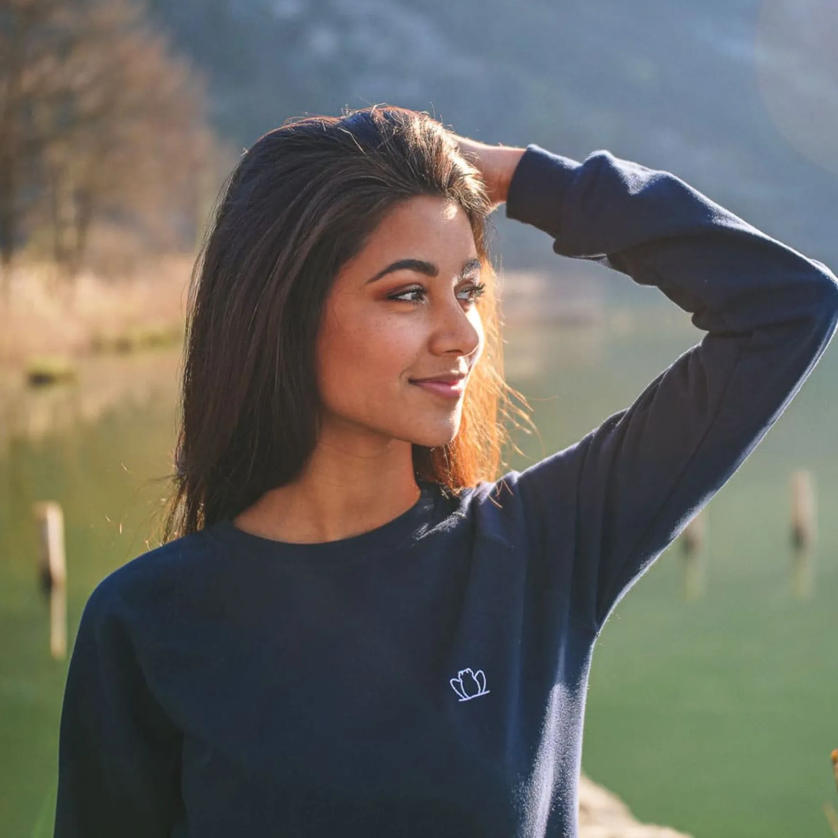 unisexsweatshirt_aus_biob_3.webp Unisex-Sweatshirt aus Bio-Baumwolle Le Chiller blau
