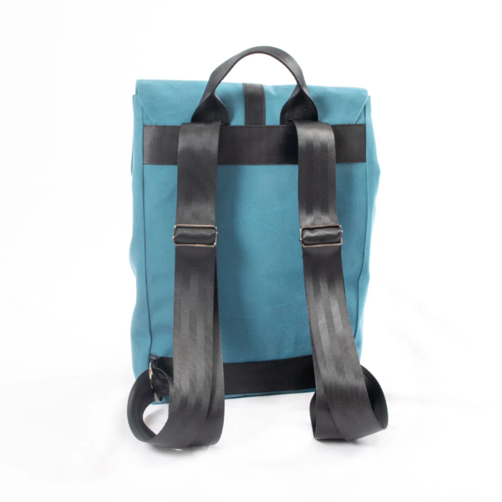 upcycled_urbaner_rucksack_1-1.webp Upcycled Urbaner Rucksack - Blau