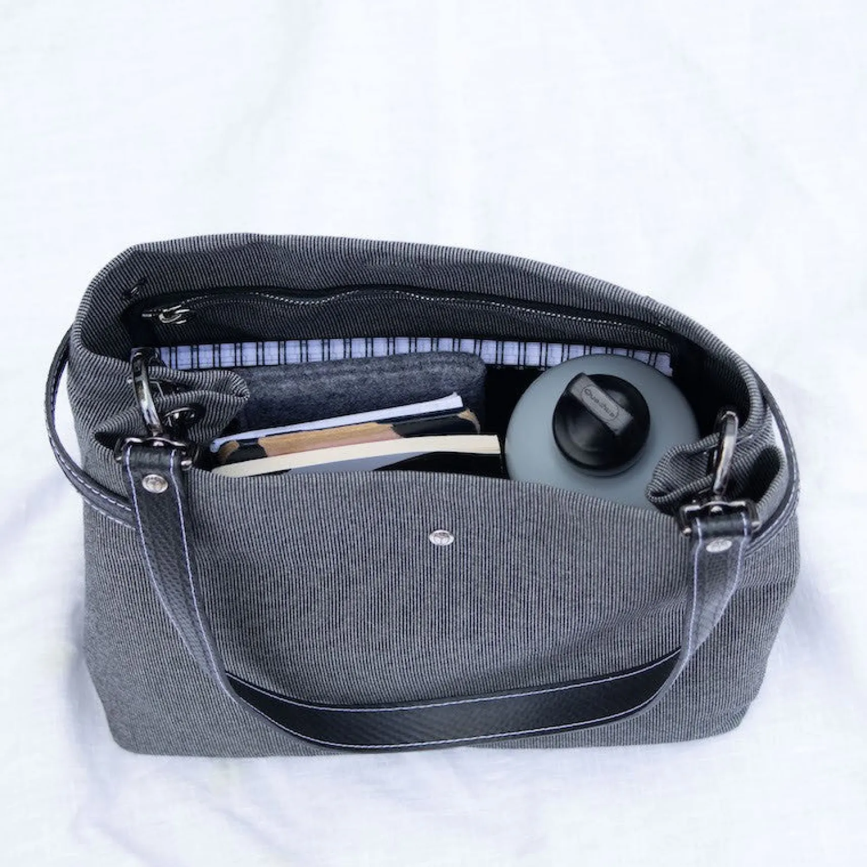 upcycledhandtasche_charlo_2-1.webp Upcycled-Handtasche Charlotte