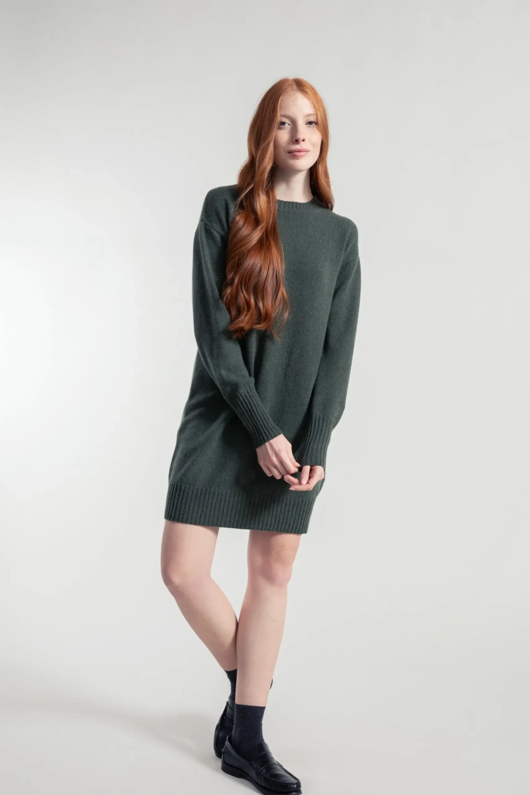 wolle_kleid_selvaggia_wal_0.webp Wolle Kleid Selvaggia Waldgrün