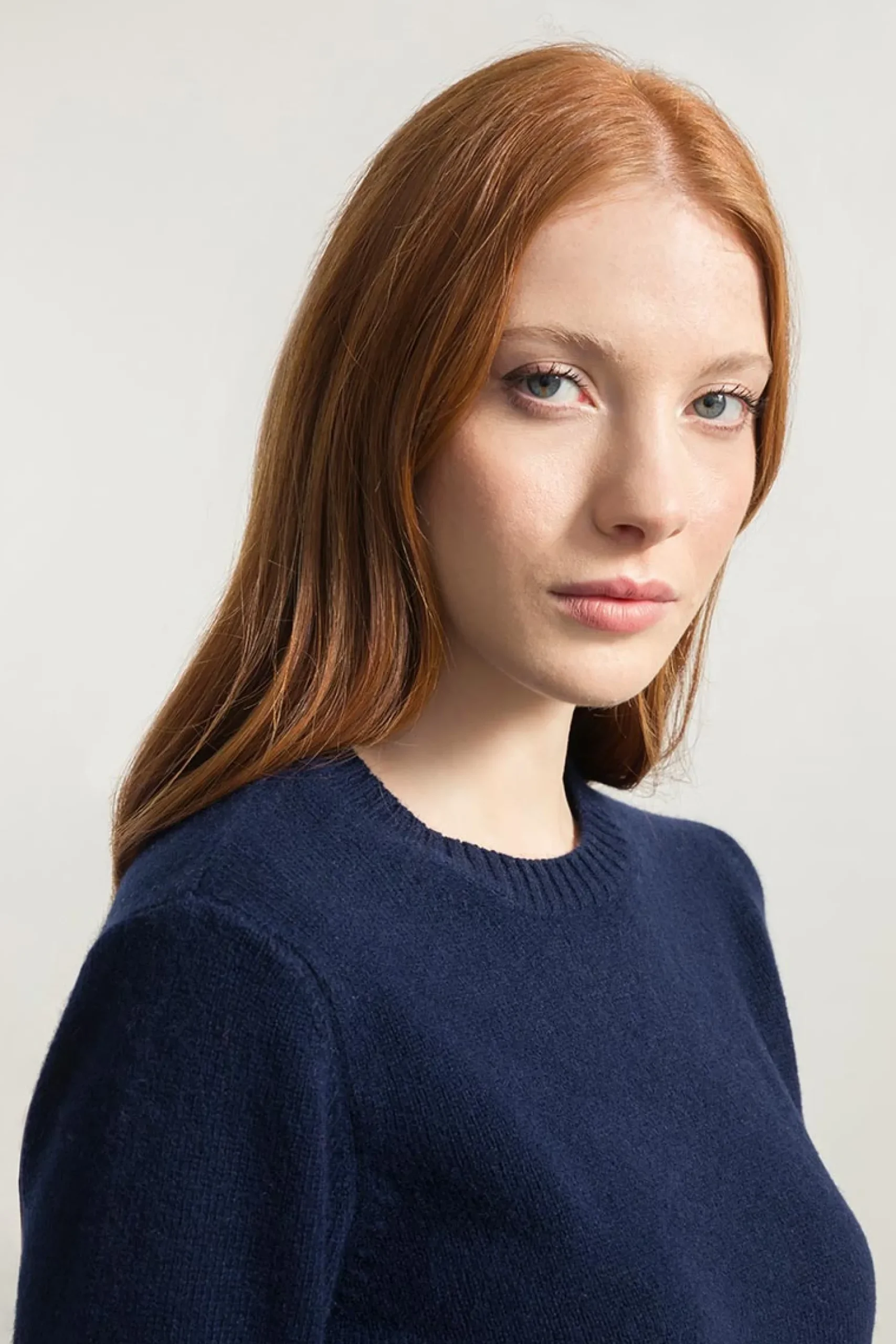 wollepullover_laura_marin_1.webp Wolle-Pullover Laura Marineblau