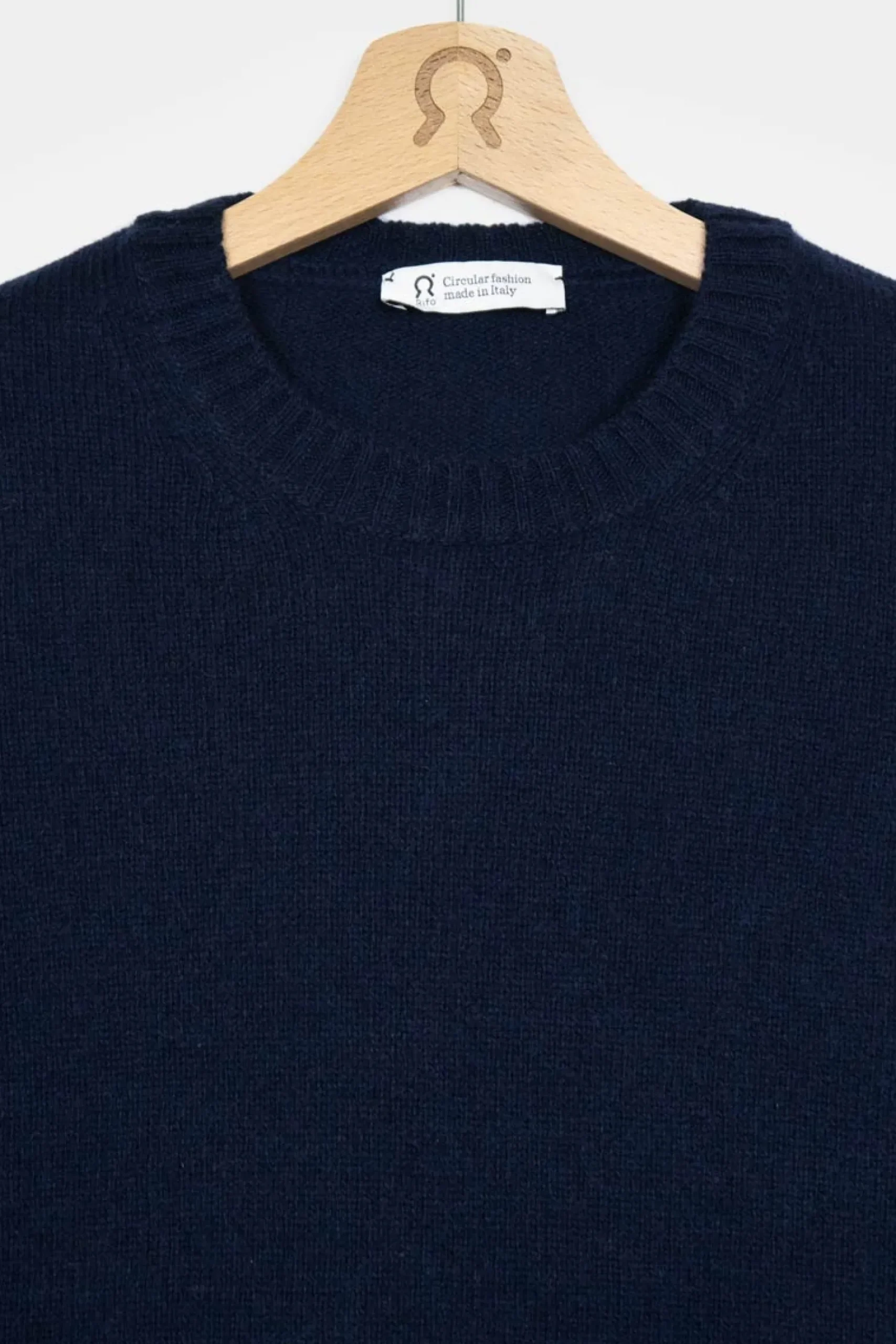 wollepullover_laura_marin_3.webp Wolle-Pullover Laura Marineblau