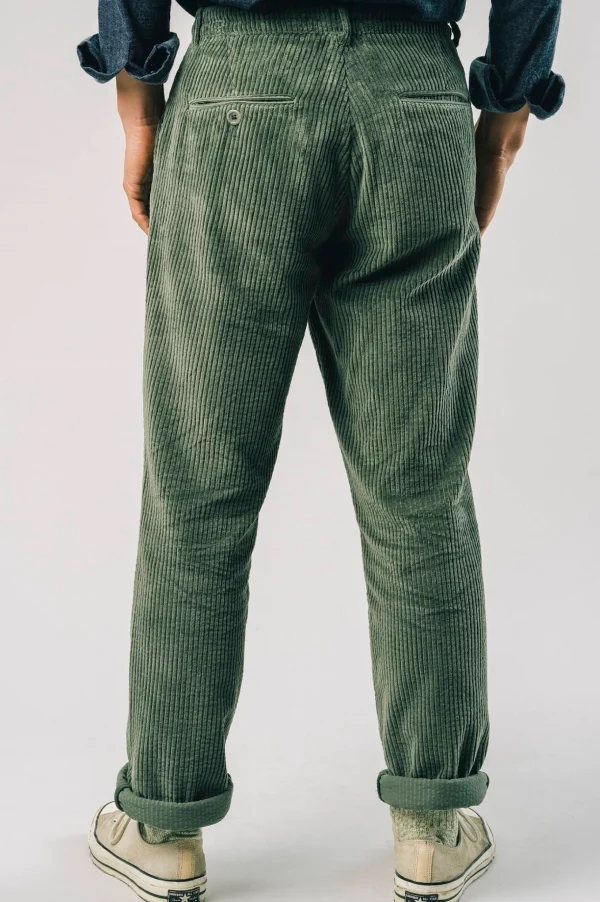 Cord-Chinohose Grün