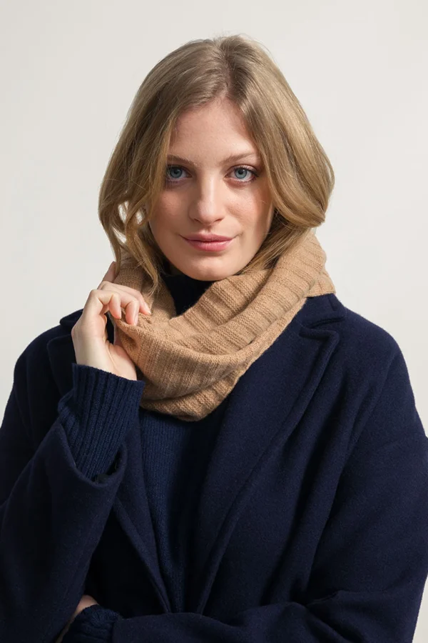 Halswärmer aus recyceltem Kaschmir Leopoldo Beige